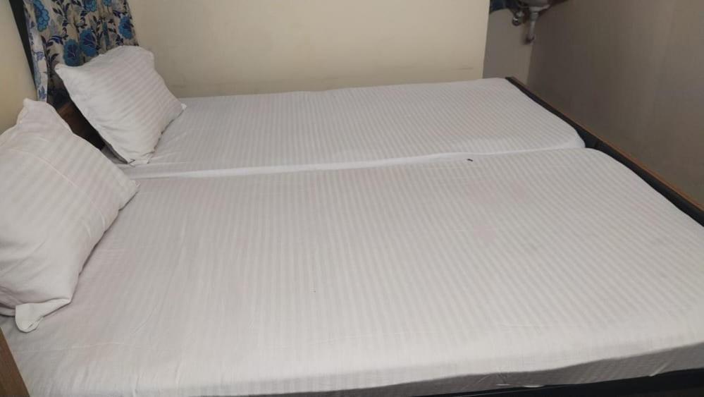 White Carnations 3* Hyderabad