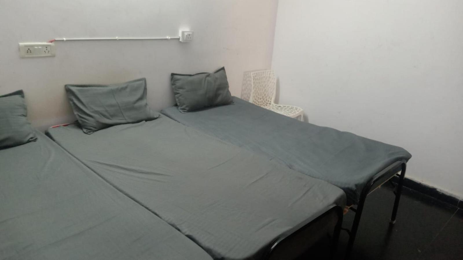 Hotel White Carnations 3*
