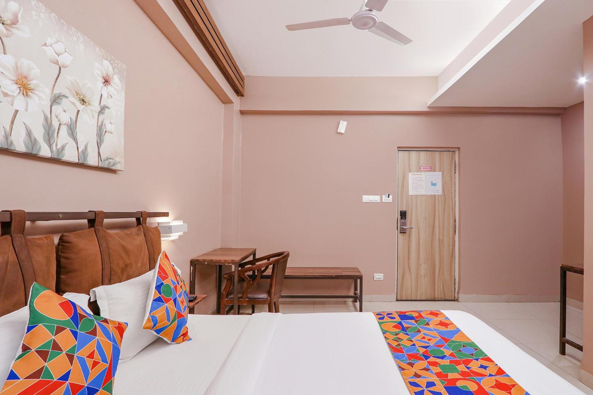 Fabhotel Arastu Plaza - Nr Nampally Railway Station Hotel 3*