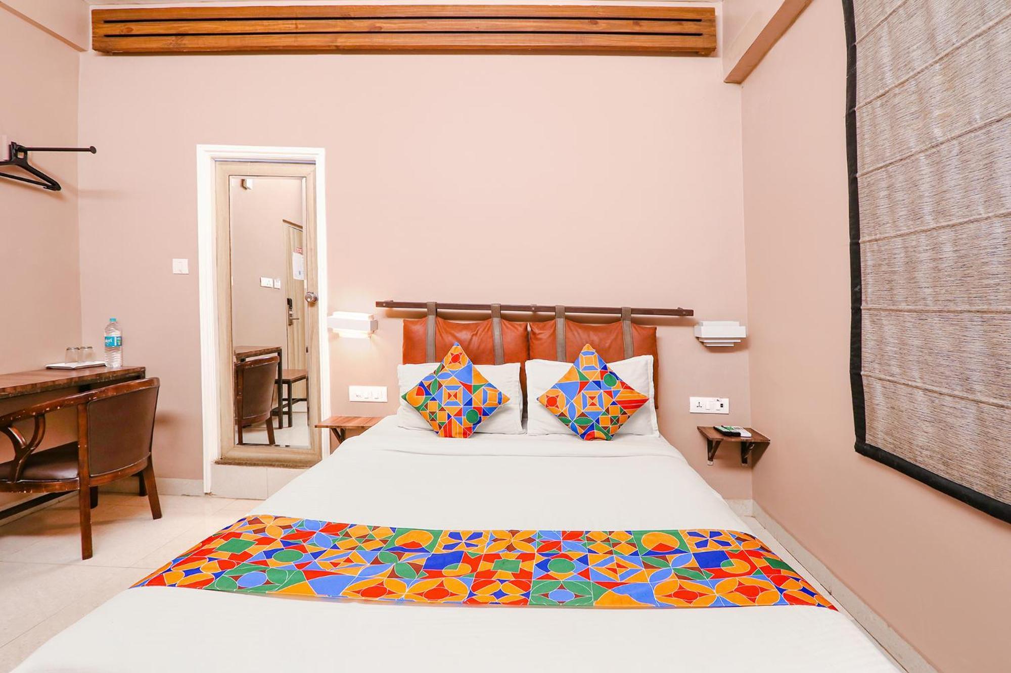 Fabhotel Arastu Plaza - Nr Nampally Railway Station