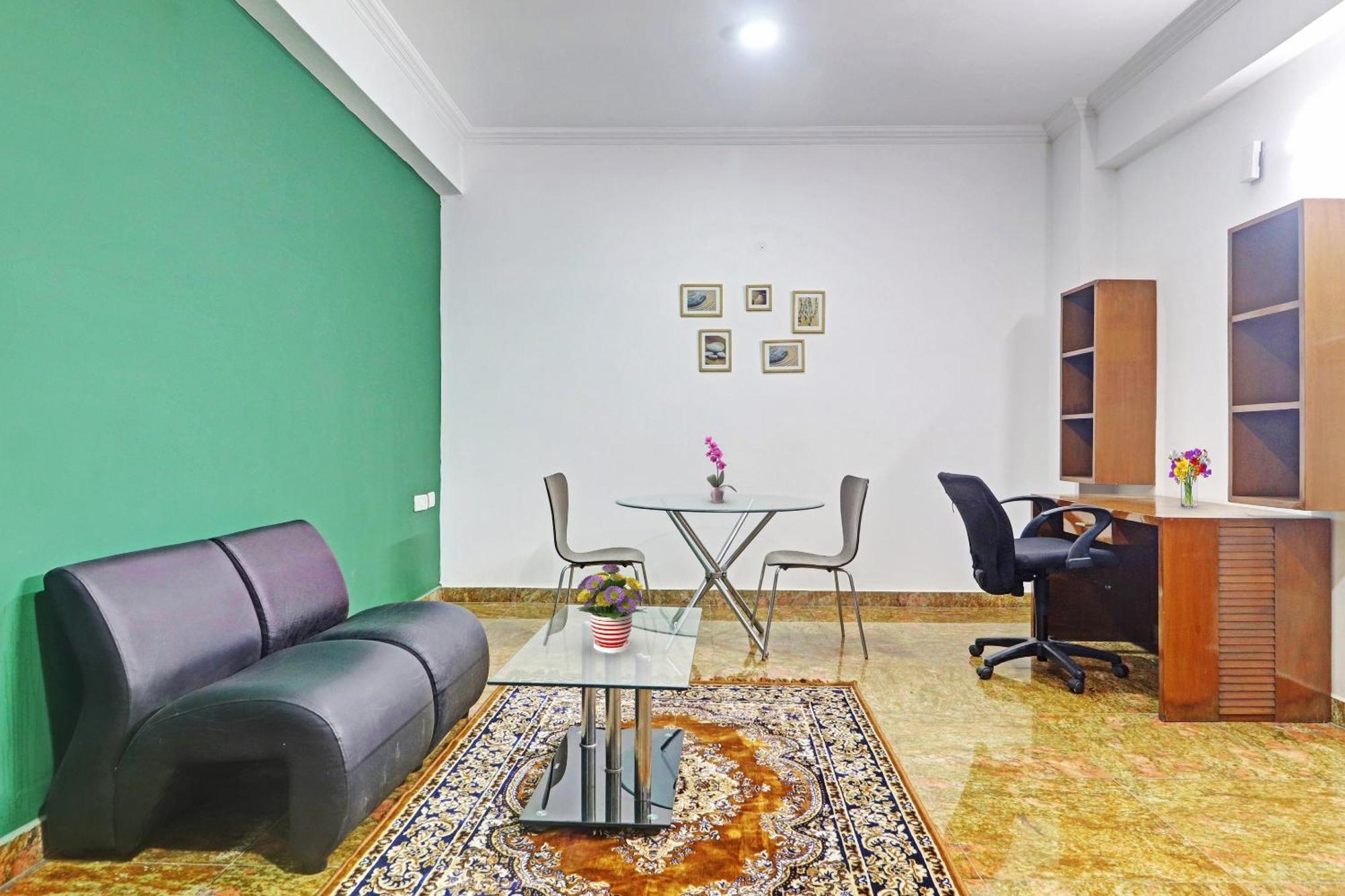 Capital O Halcyon Inr Madhapur Hotel Hyderabad