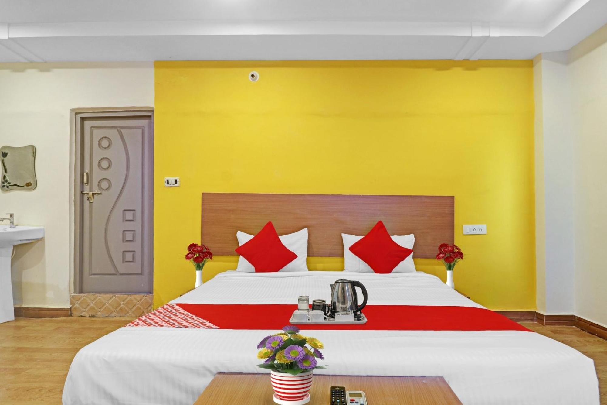 Hotel O Lavish 3*