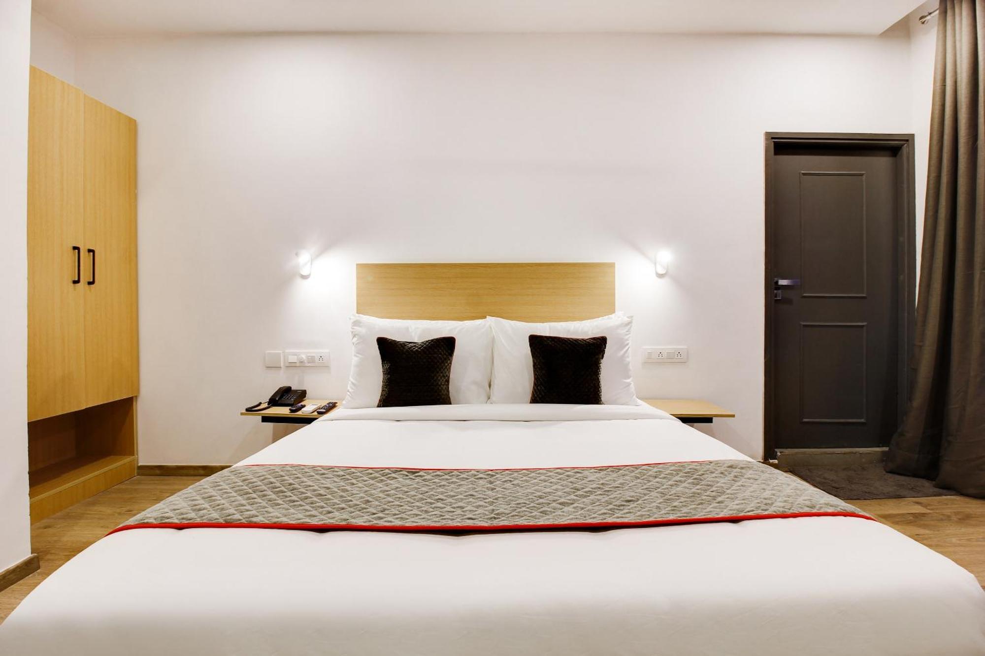 Hotel Super Townhouse Moosapet Rcc Prime 4*