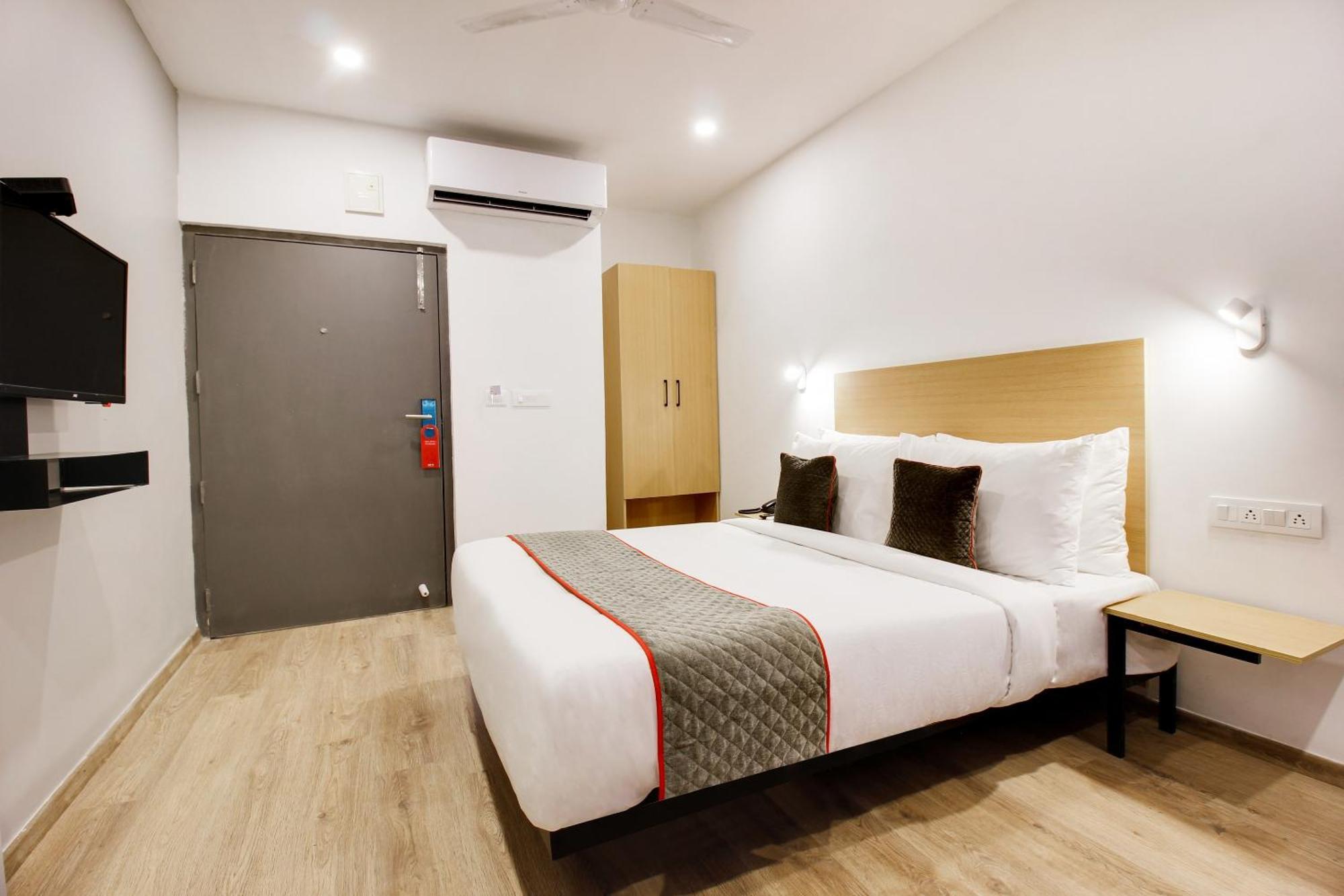 Super Townhouse Moosapet Rcc Prime 4*