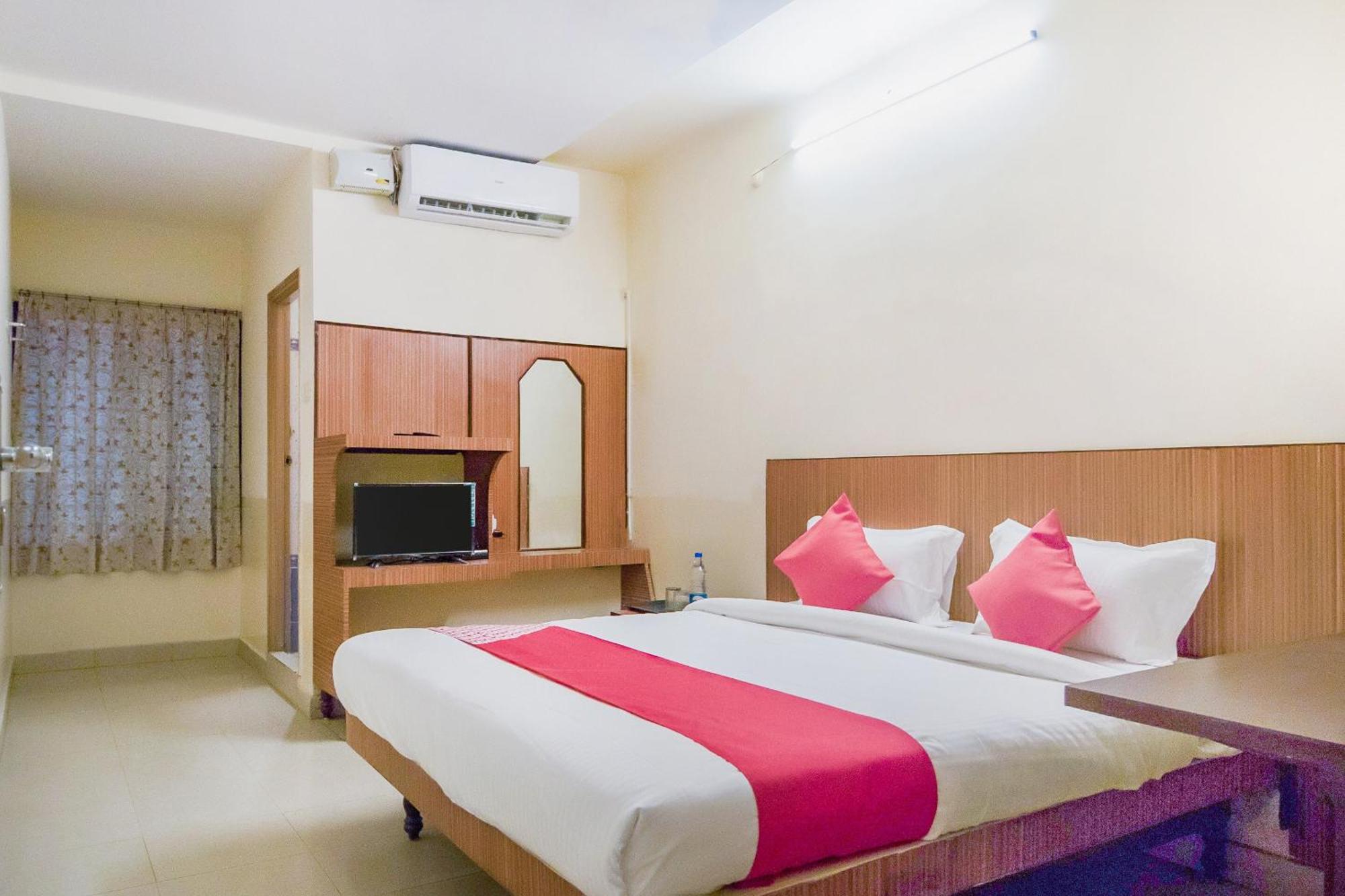 Hotel New Platinum Opp New Malakpet Metro Station 3*