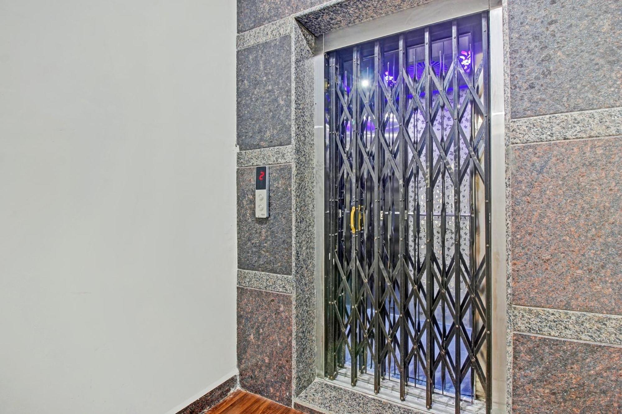 Townhouse Jahnavi Group Near Kiims Hospital Hotel