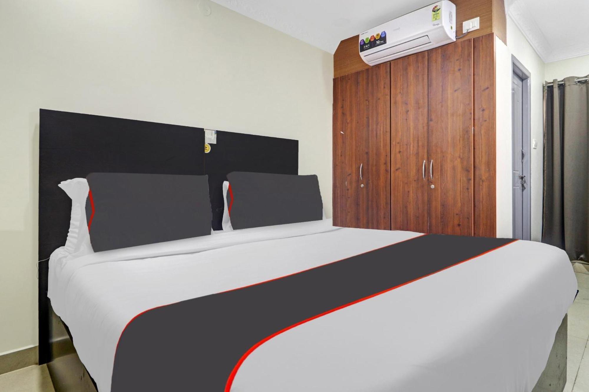 Collection O Sahasra Nearkondapur Hotel