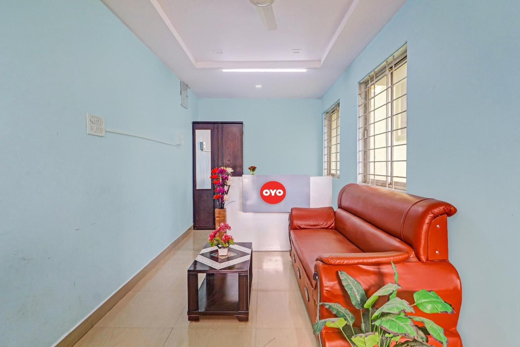 Oyo Flagship Grand Aarvi Near Nexus 3*