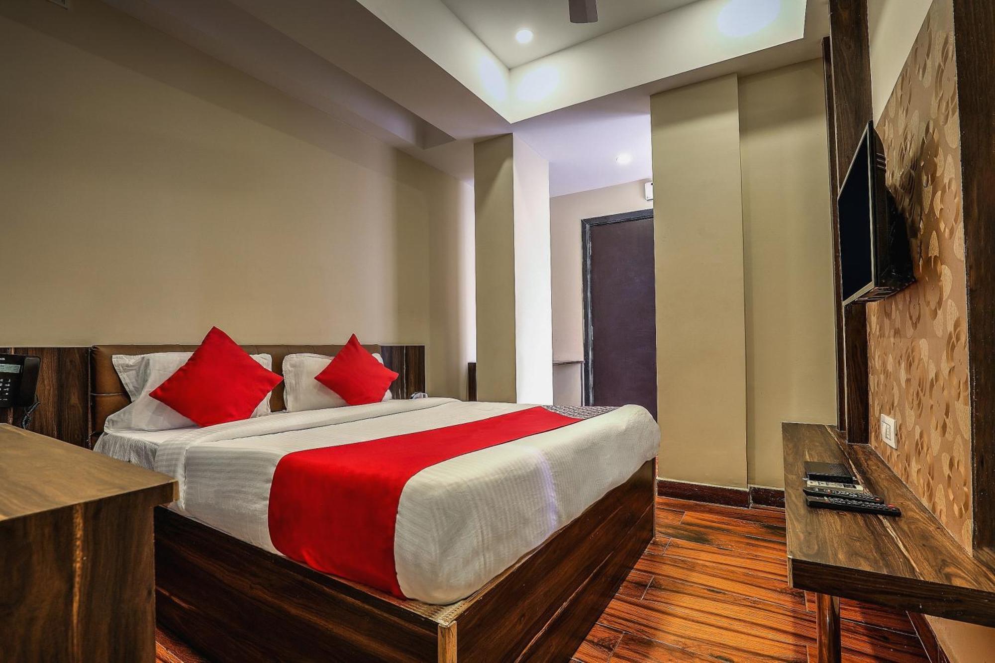 Capital O Sky Grand 3* Hyderabad