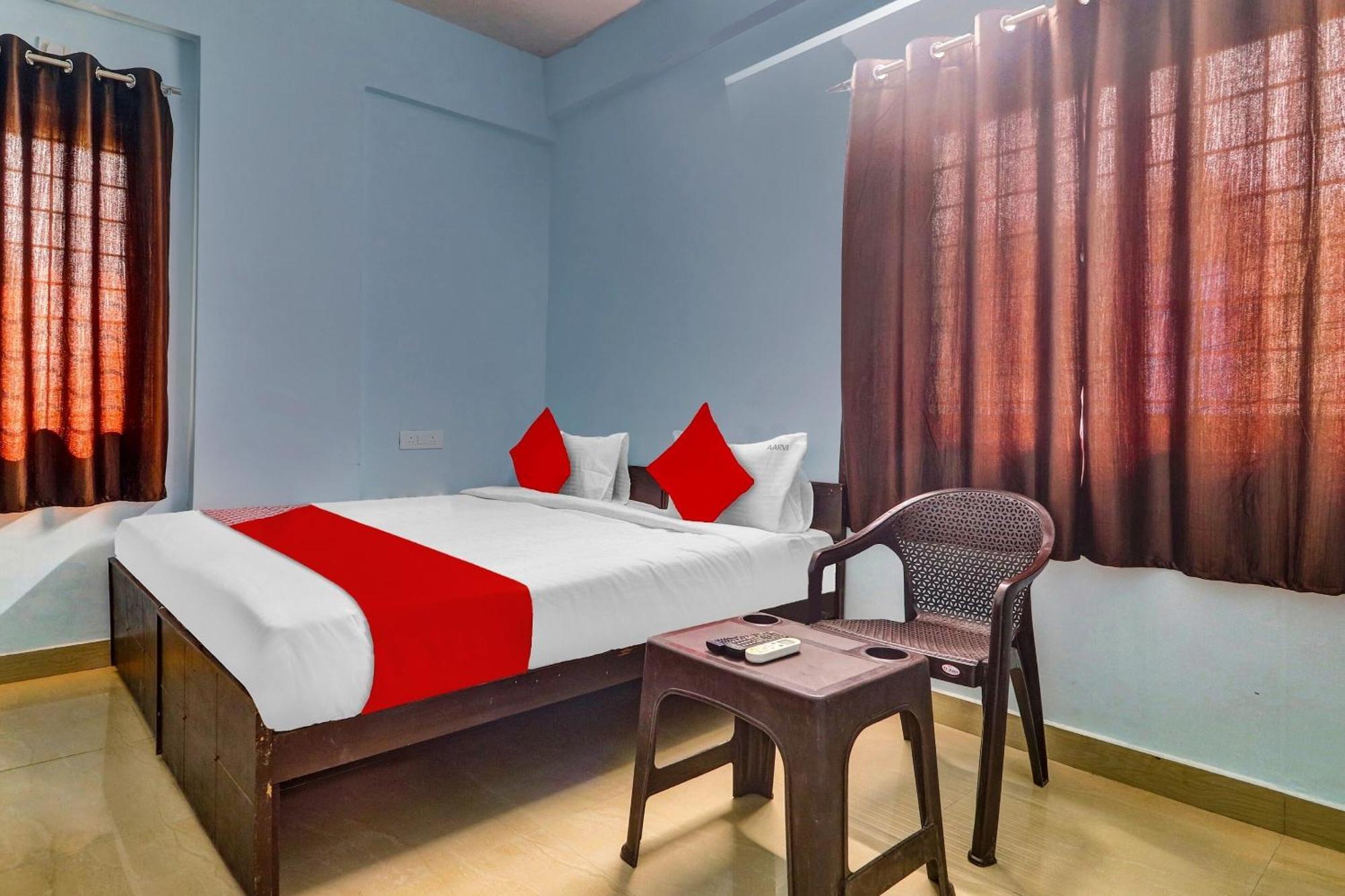 Oyo Flagship Grand Aarvi Near Nexus