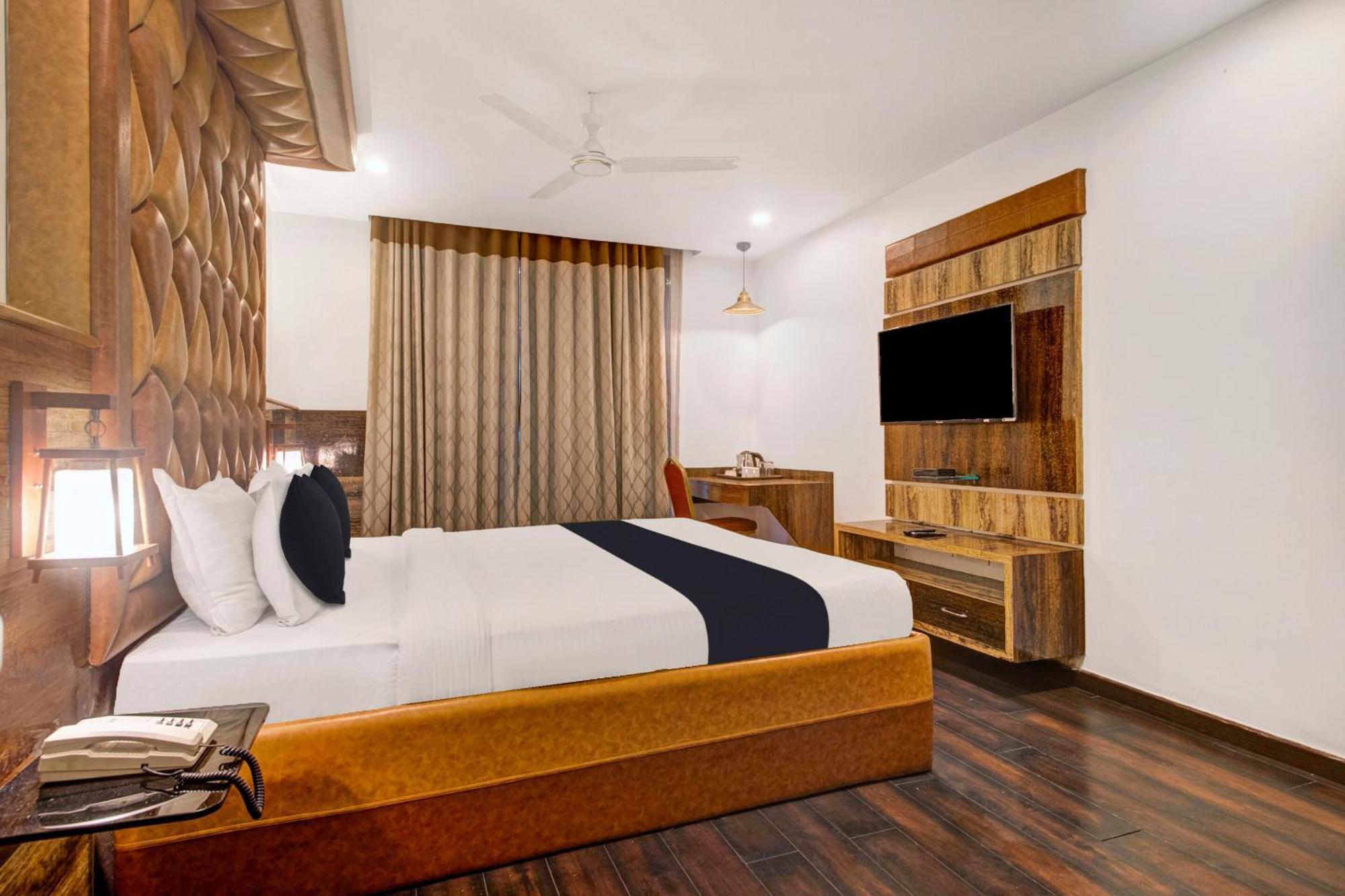 O Oak Whiteridge Near L.v Prasad & Basava Tharakam Hospital Banjara Hills Hotel