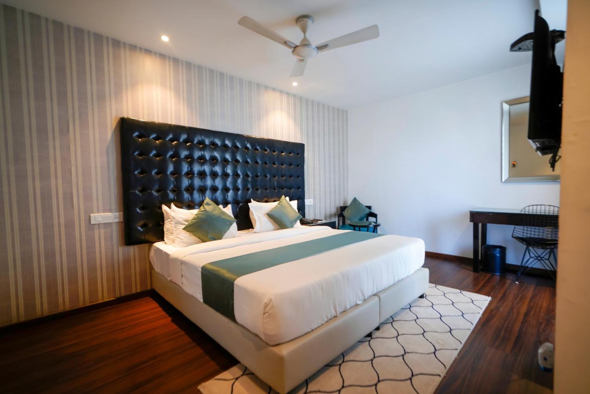 Deccan Serai, Hitec City, 3* Hyderabad