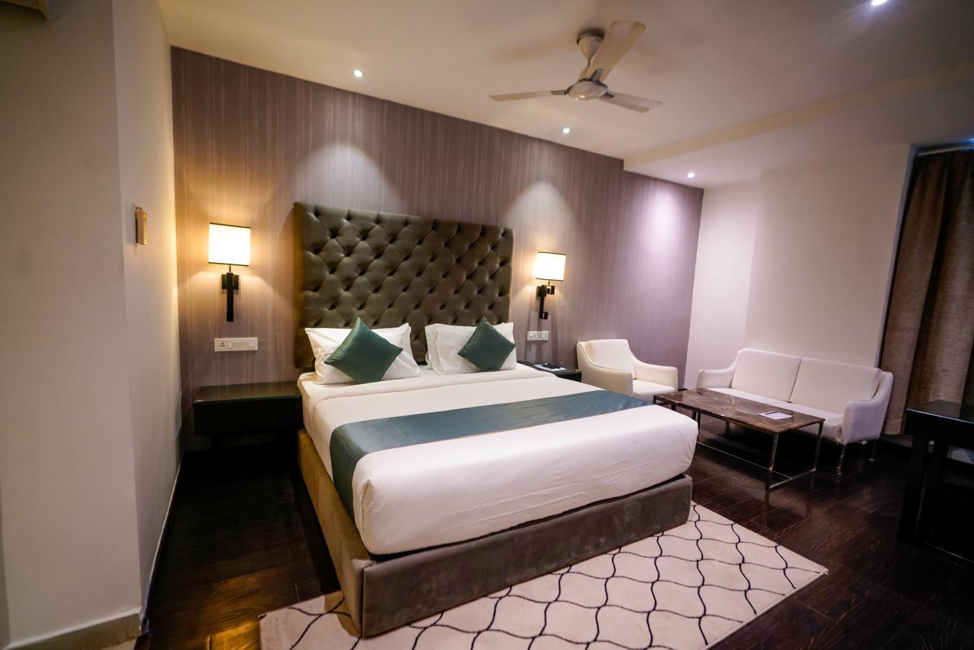 Deccan Serai, Hitec City, Hotel