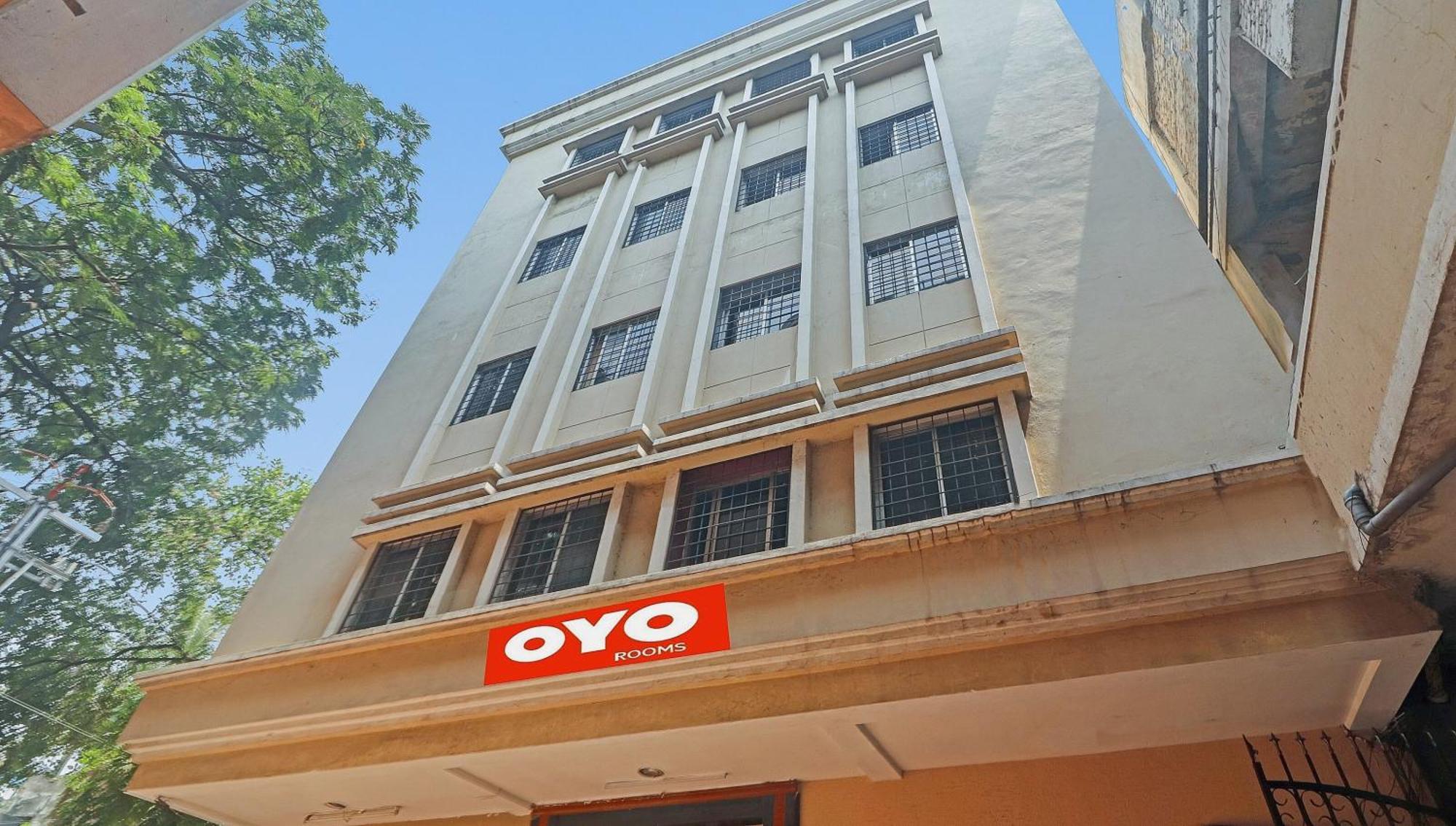 O Padmini Near Lakdikapool Metro Station