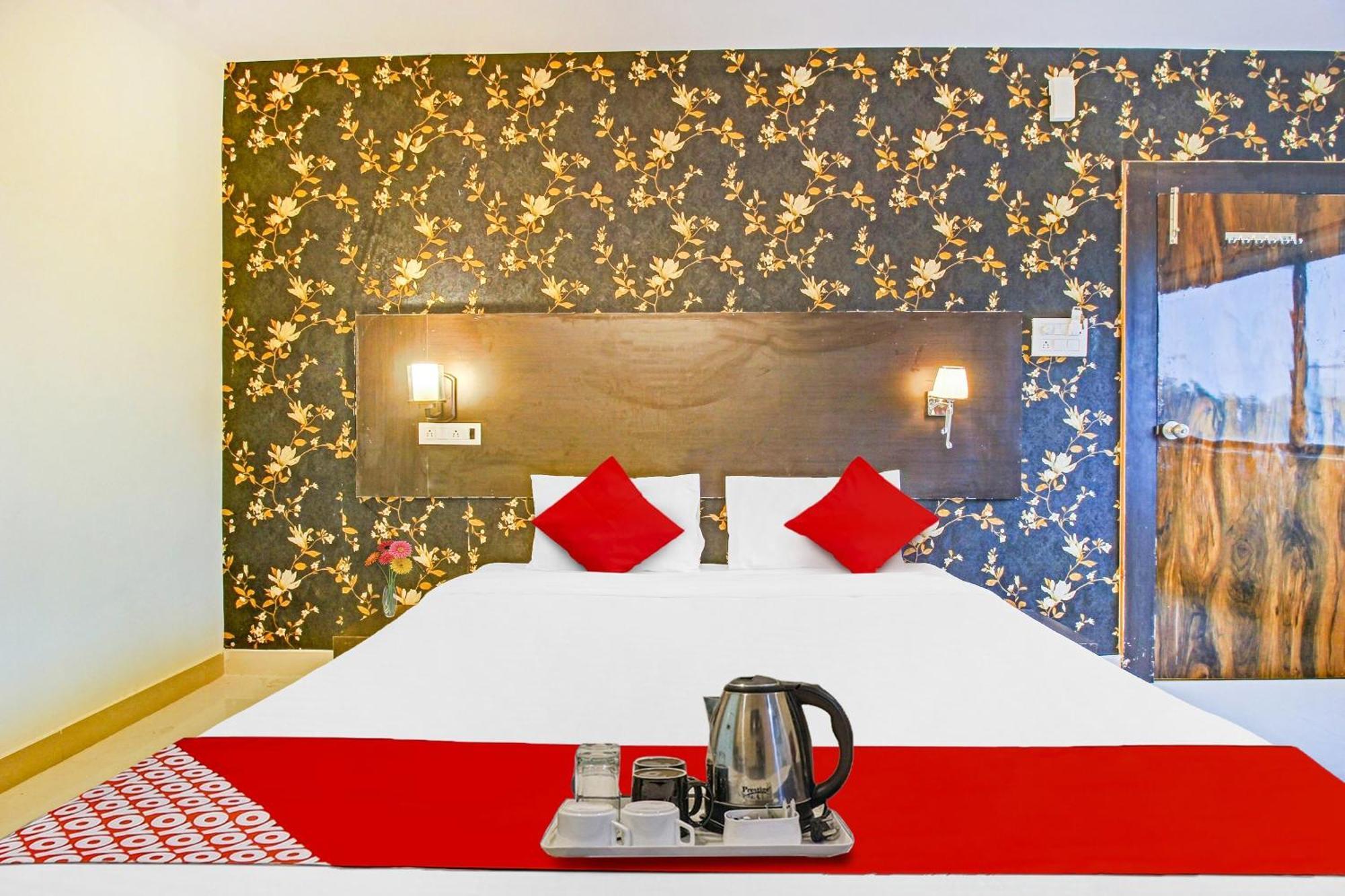 Capital O Ragas Hotel