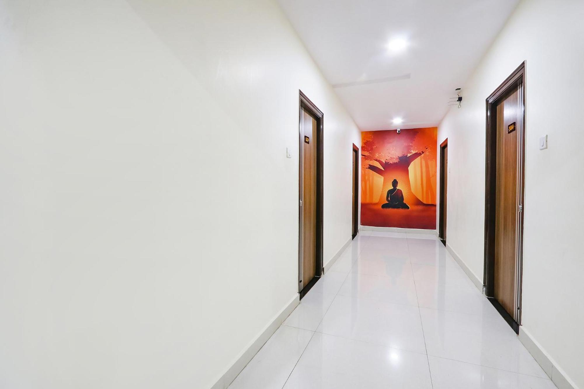 Fabhotel Royal Signature - Nr Hitech City 3*
