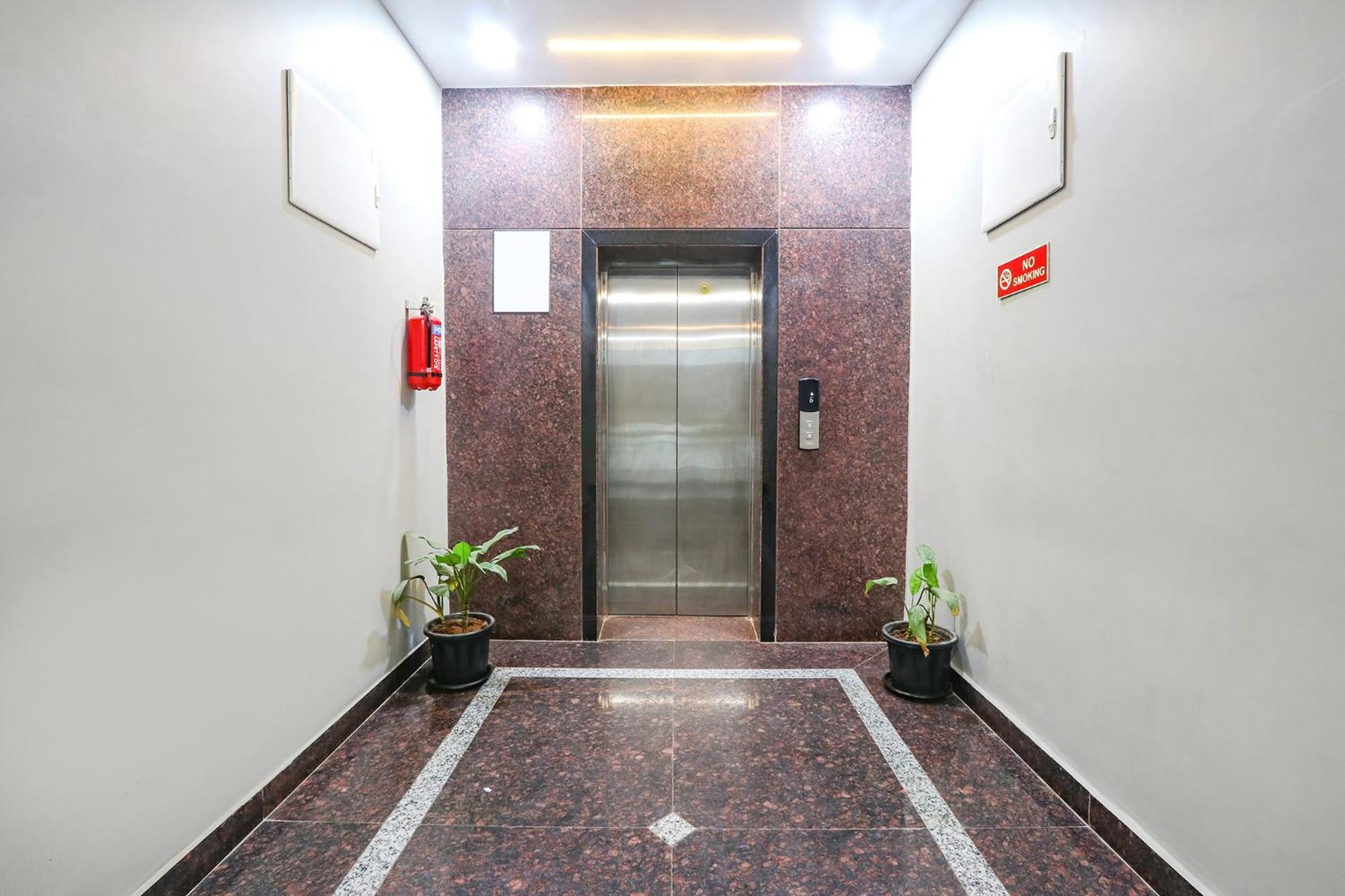 Fabhotel Royal Signature - Nr Hitech City Hotel