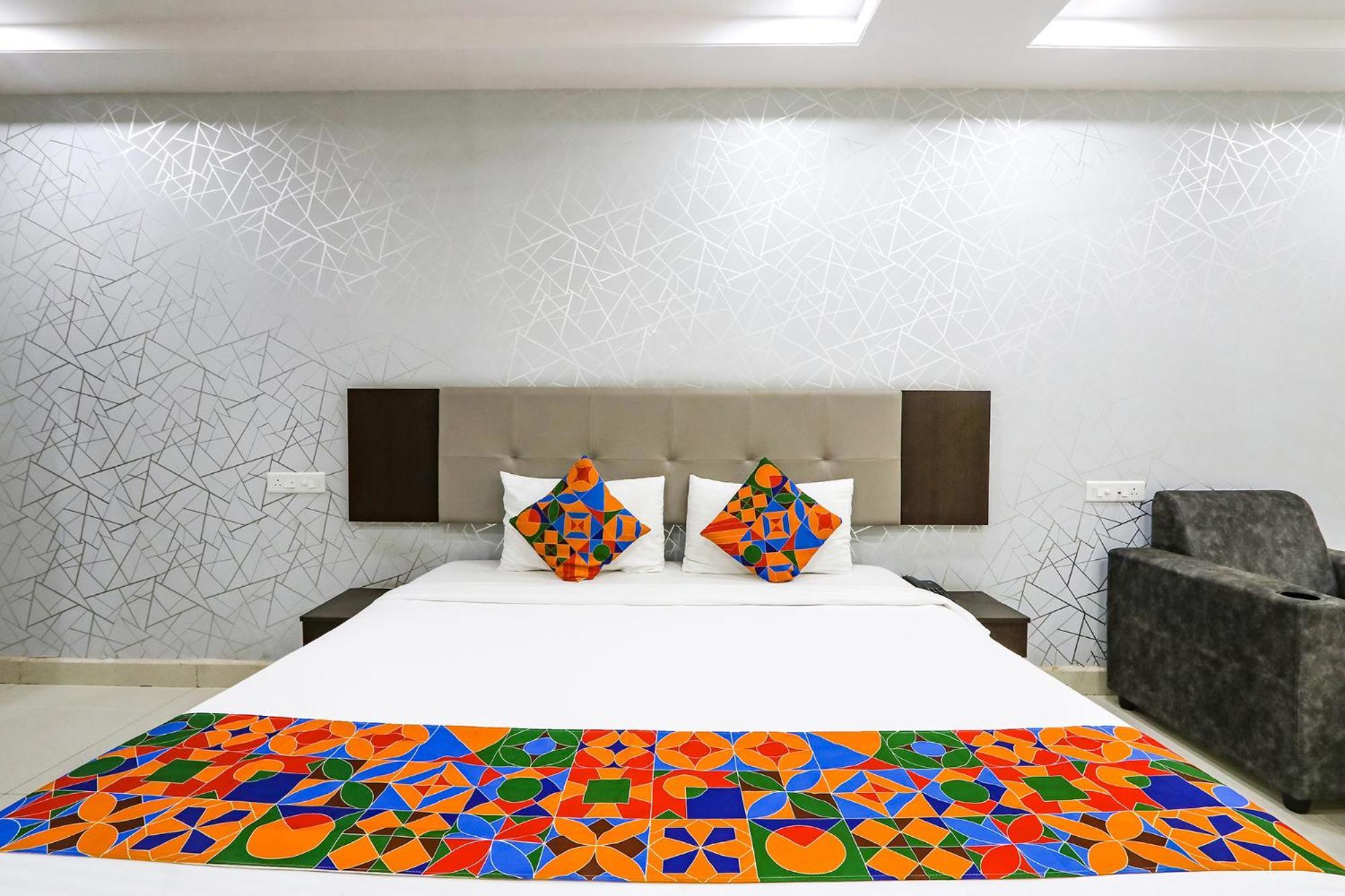 Fabhotel Royal Signature - Nr Hitech City Hotel 3*