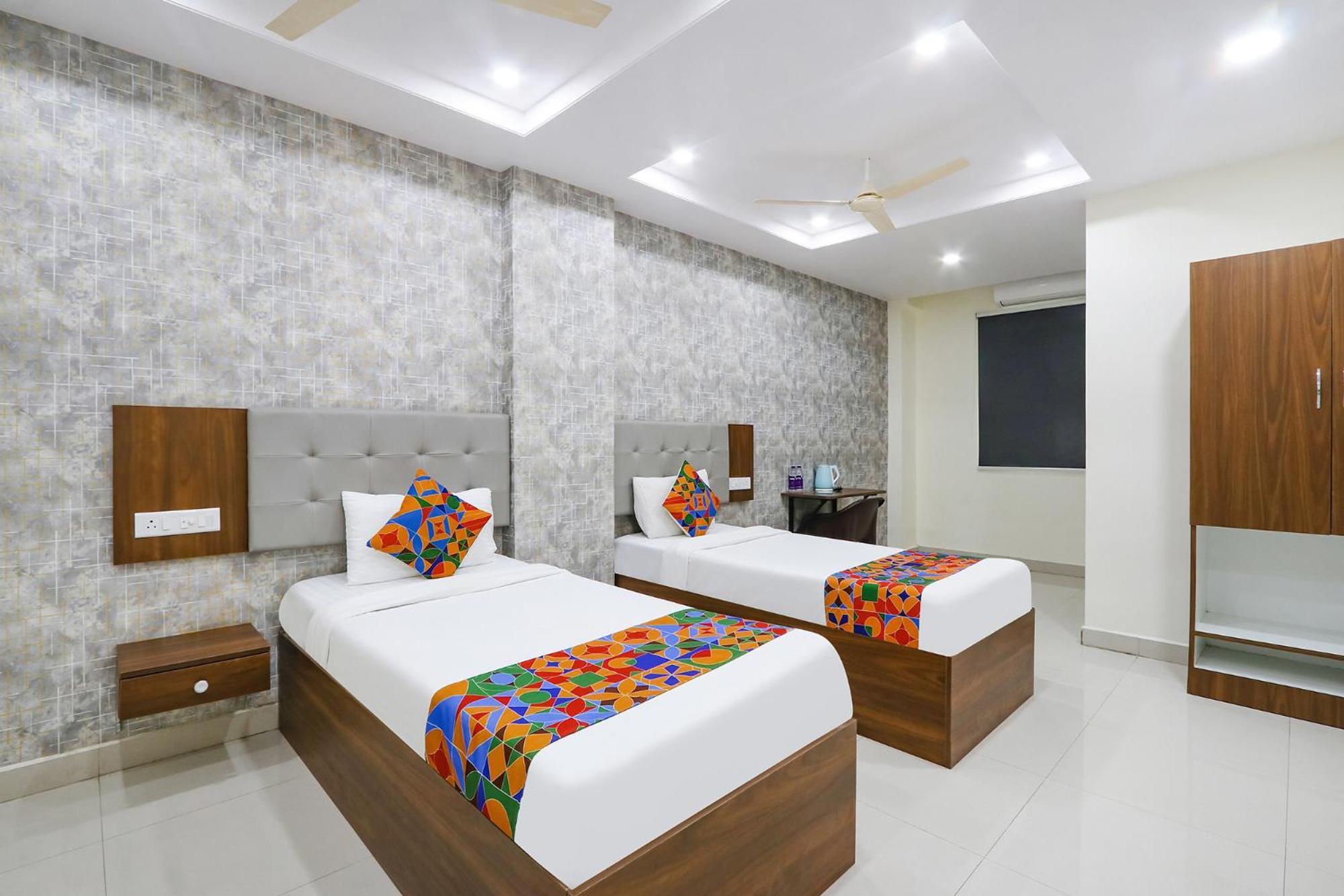 Fabhotel Royal Signature - Nr Hitech City 3*