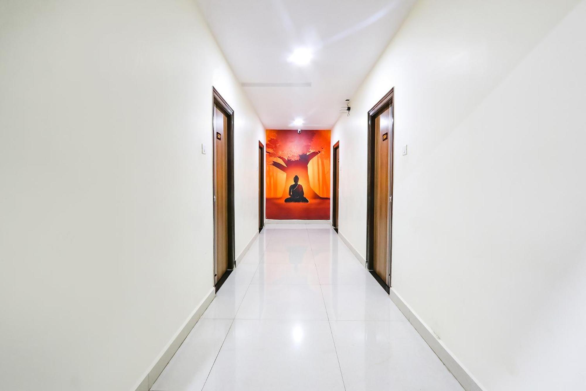 Hotel Fabhotel Royal Signature - Nr Hitech City