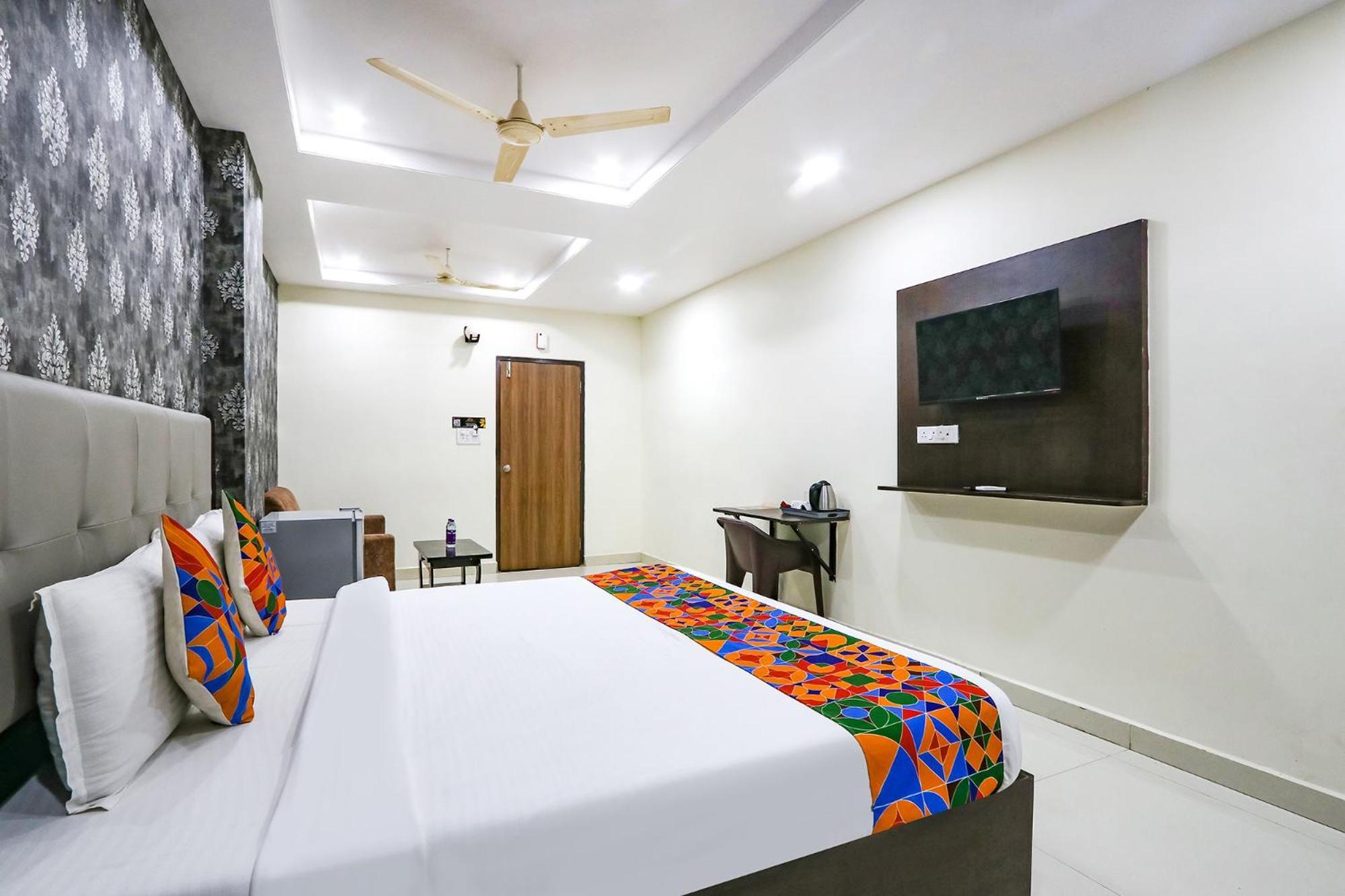 Fabhotel Royal Signature - Nr Hitech City