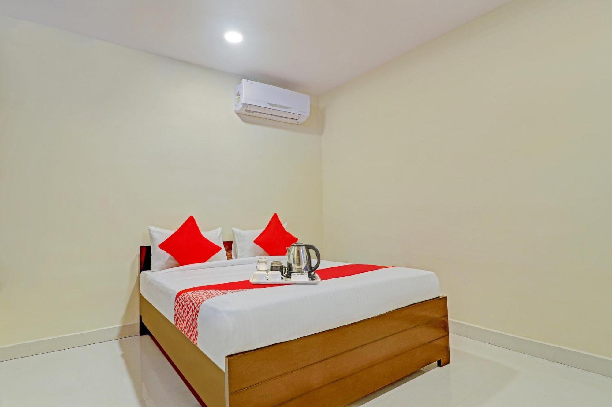 O Aayush Hotel 3*
