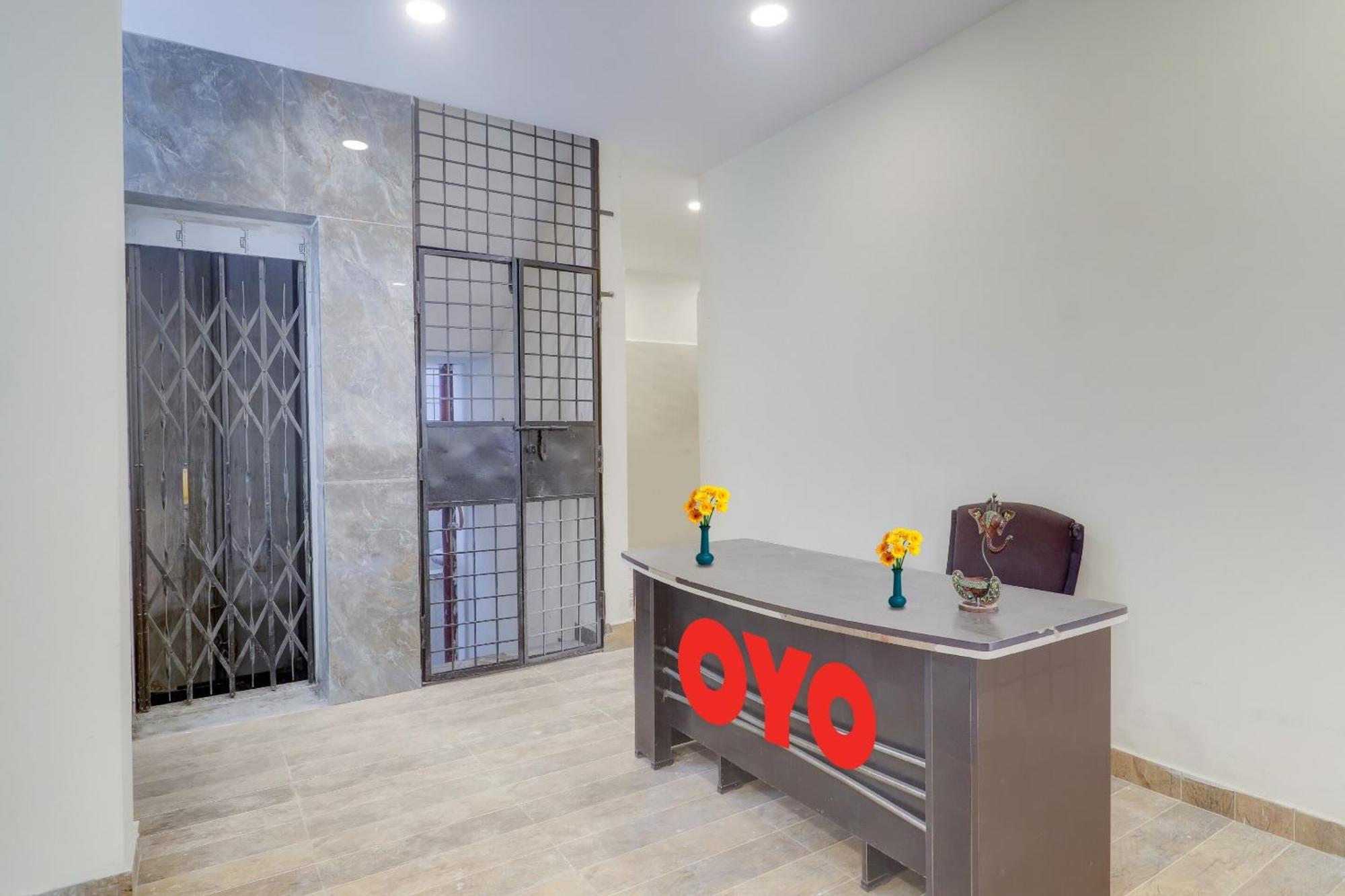 O Aayush Hotel 3*