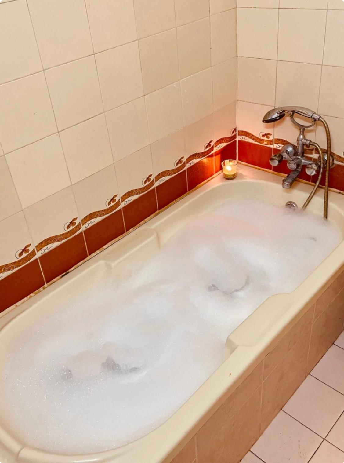 Upscale 2bhk In Downtown Apartment Hyderabad