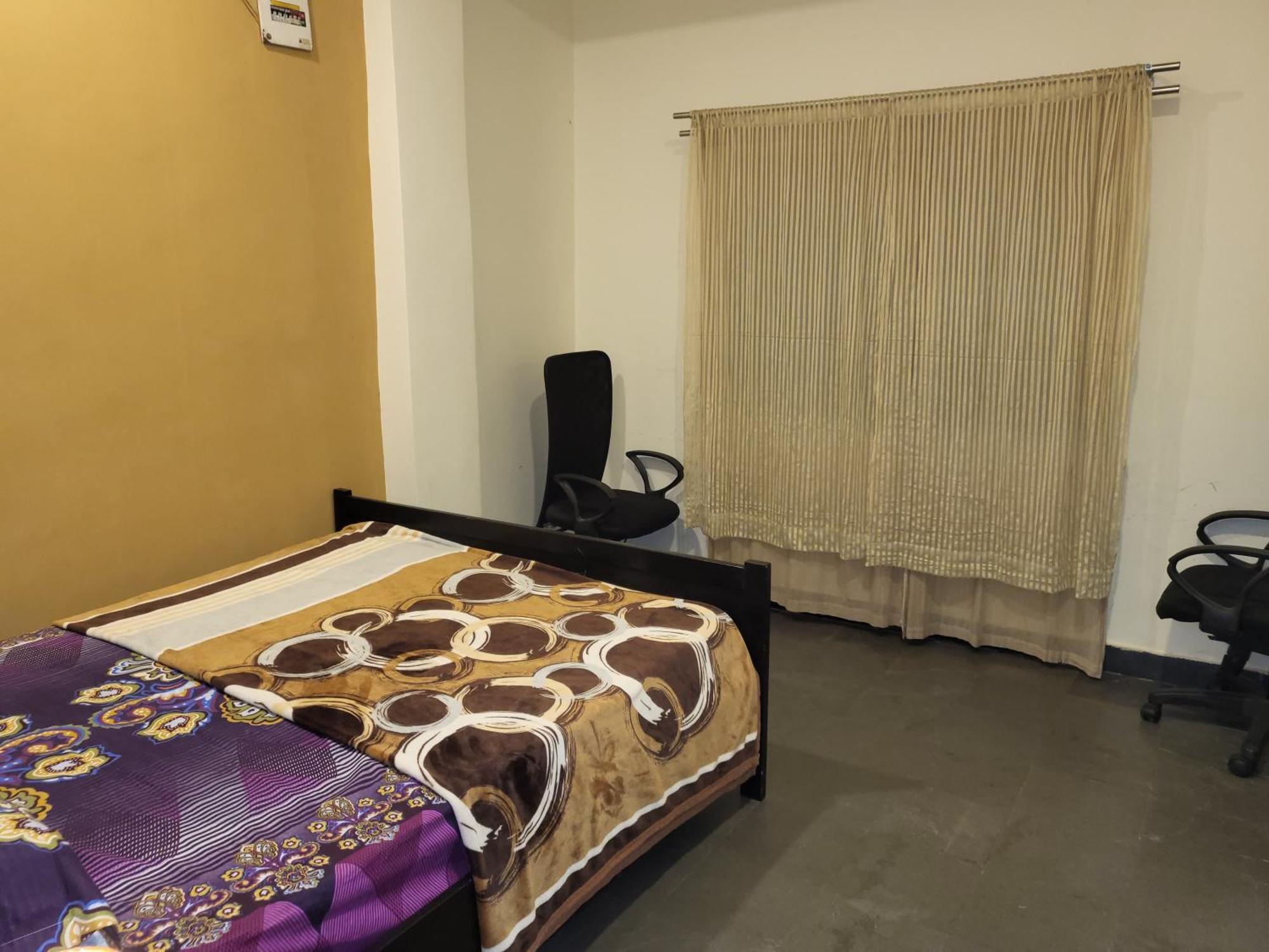 Ivory Apartment *