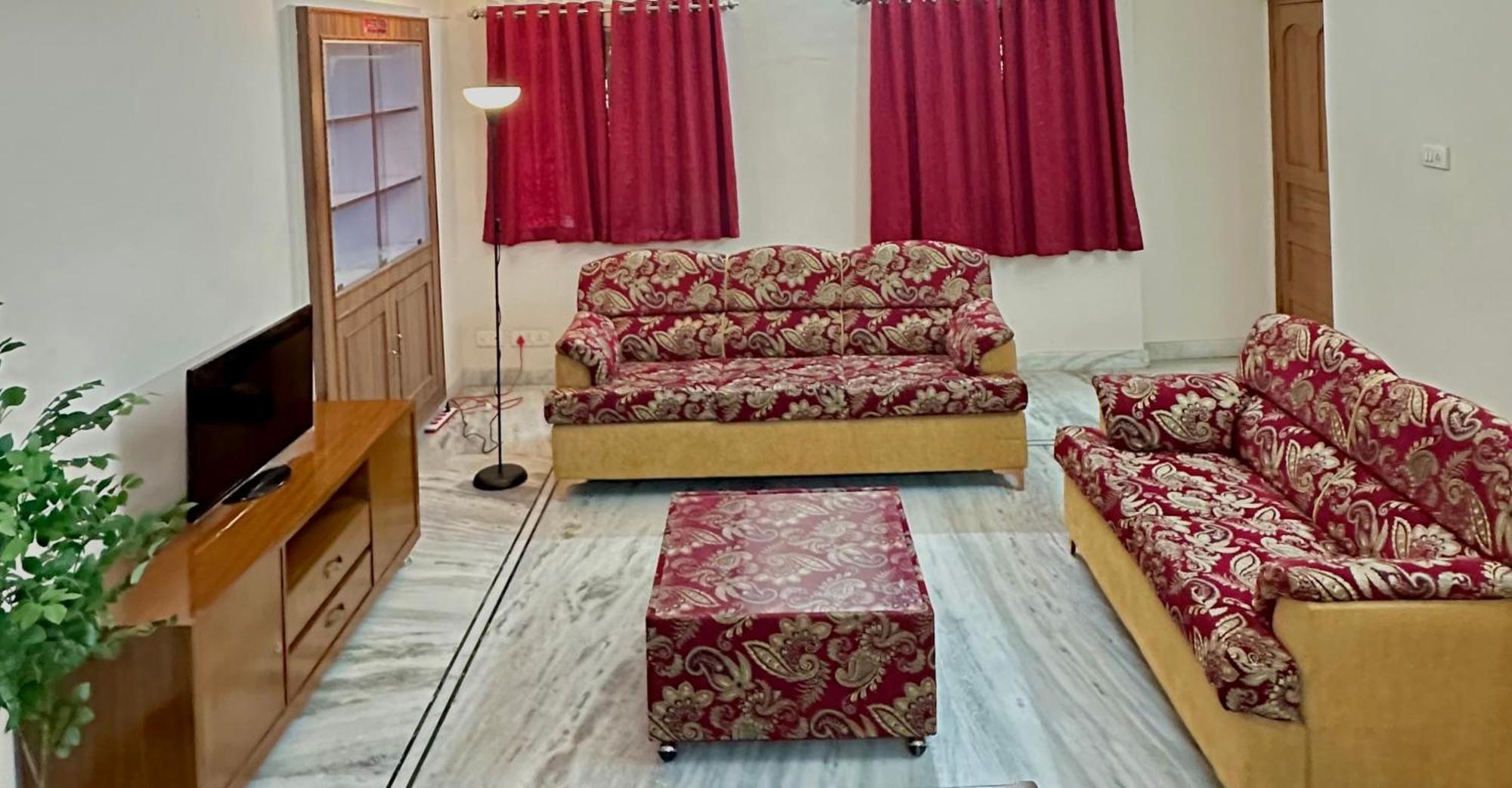 Upscale 2bhk In Downtown * Hyderabad