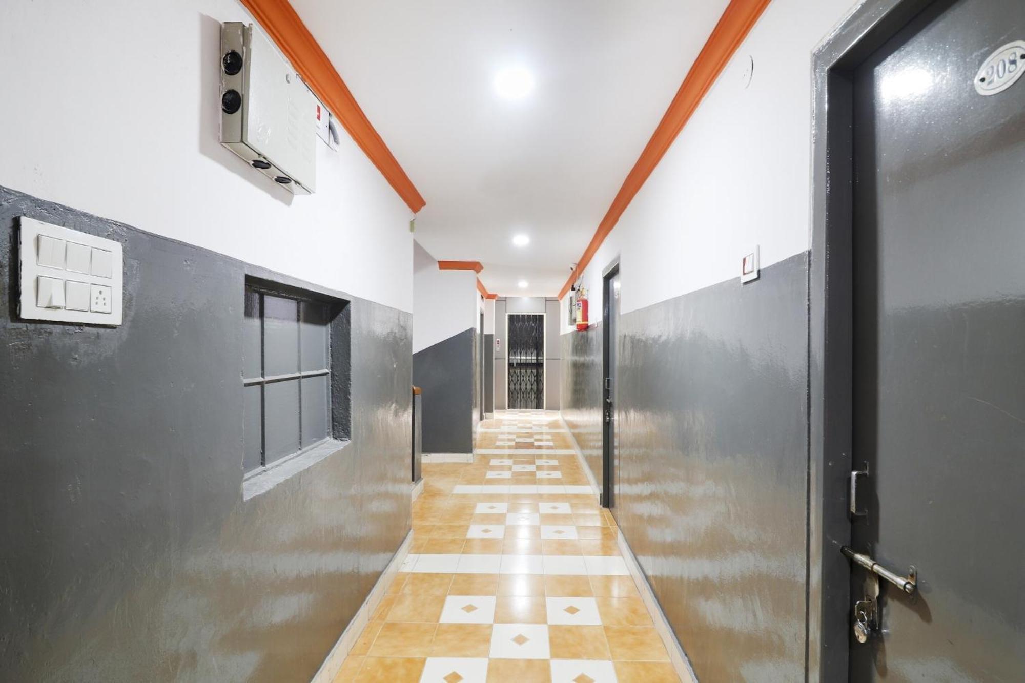 O 74966 Shree Amardeep Hotel