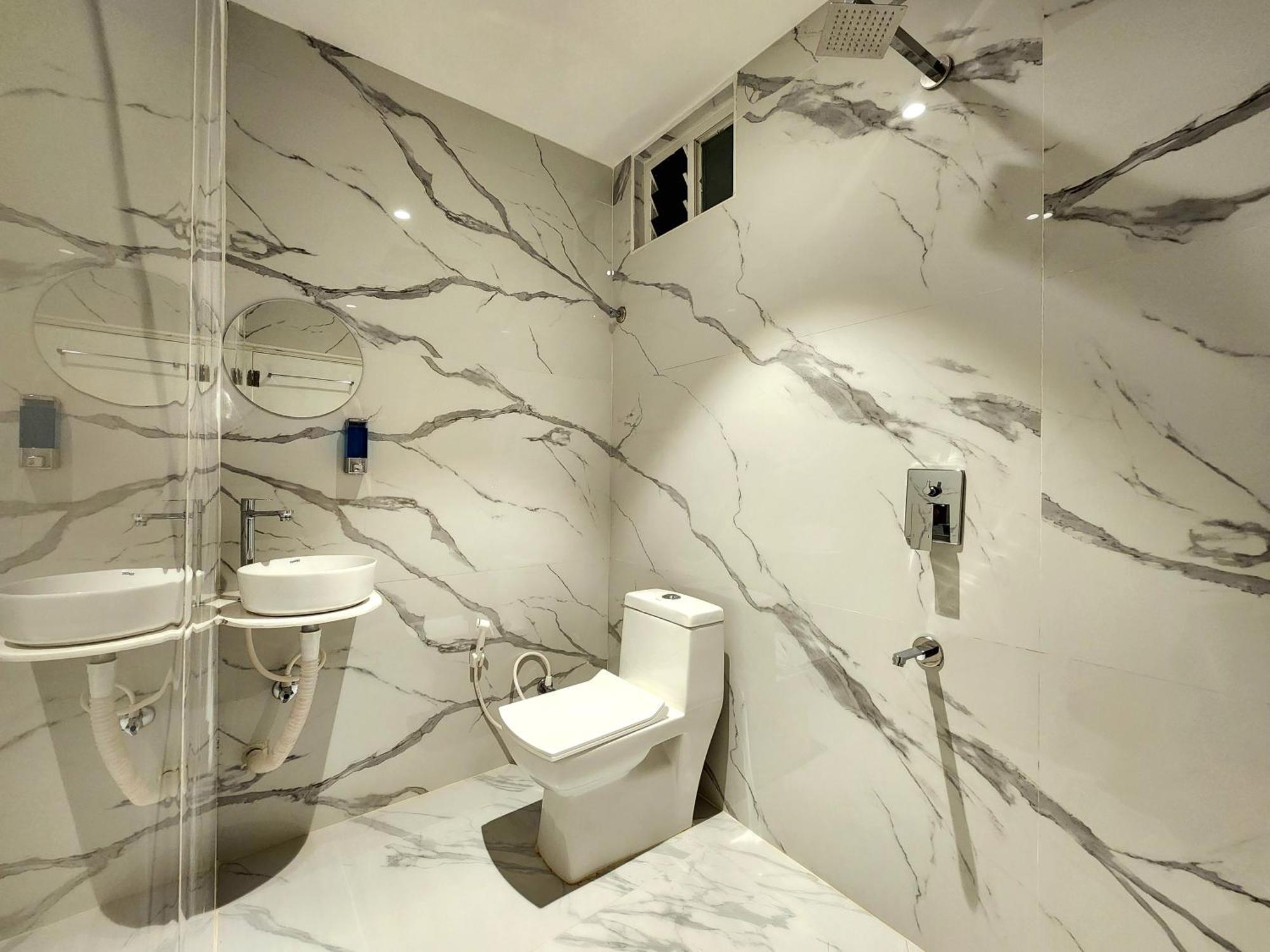 Landcorp Hotel 5*