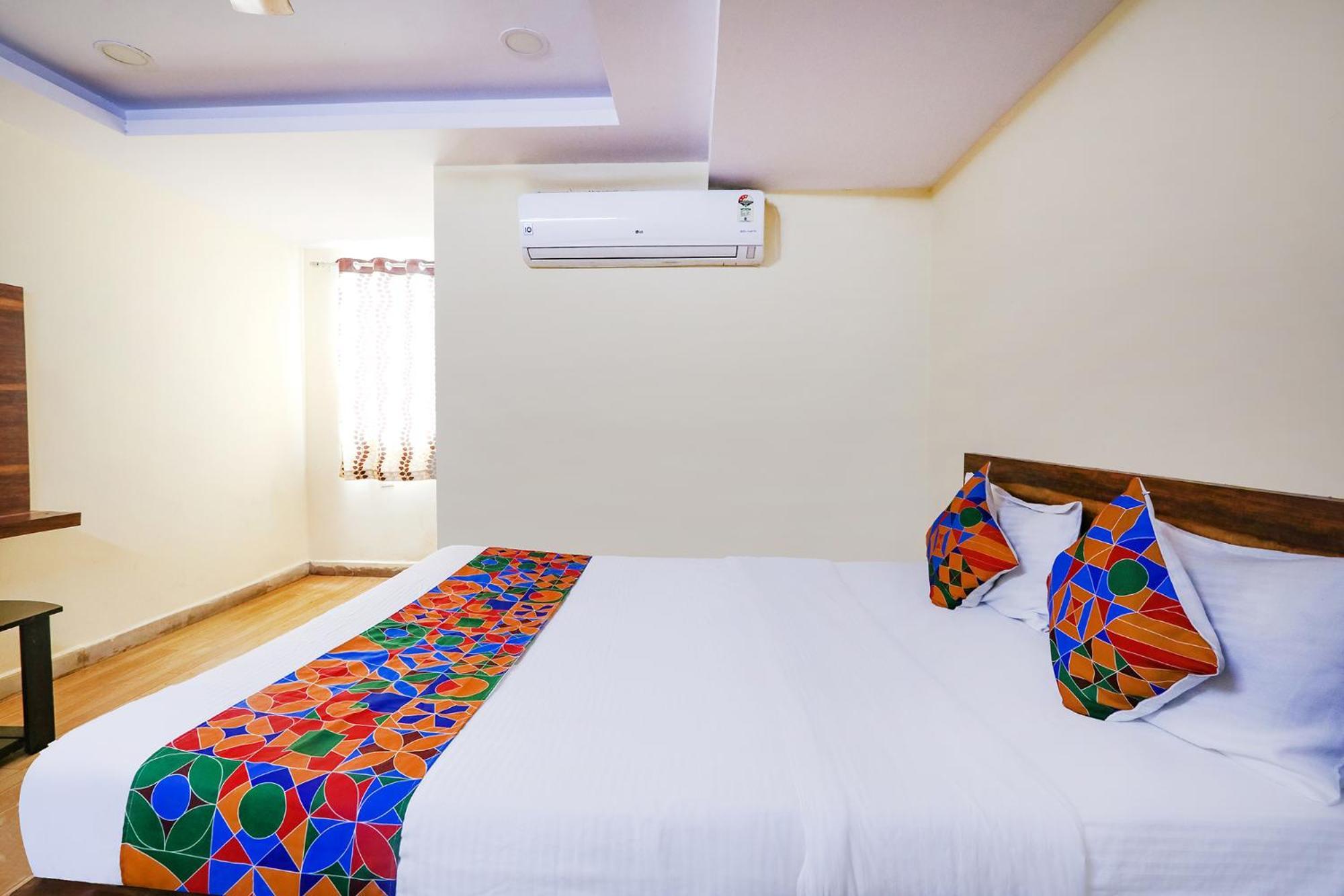 Fabhotel Sri Sai Grand Hotel