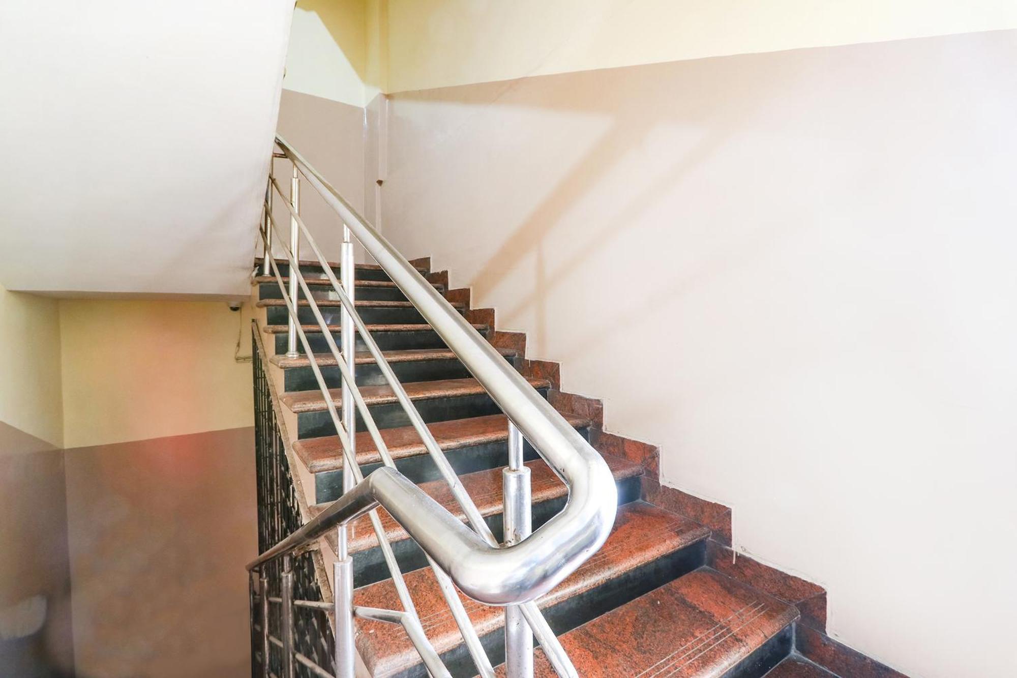 Hotel Fabhotel Sri Sai Grand