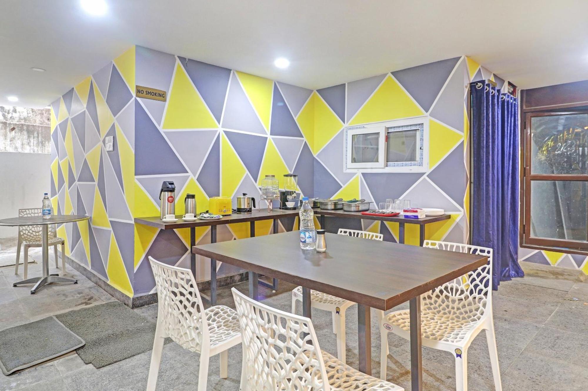 Capital O Halcyon Inr Madhapur Hotel