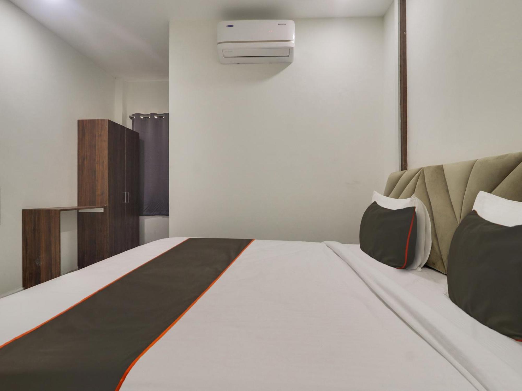 Hotel Collection O Rb Grand @ Kompally