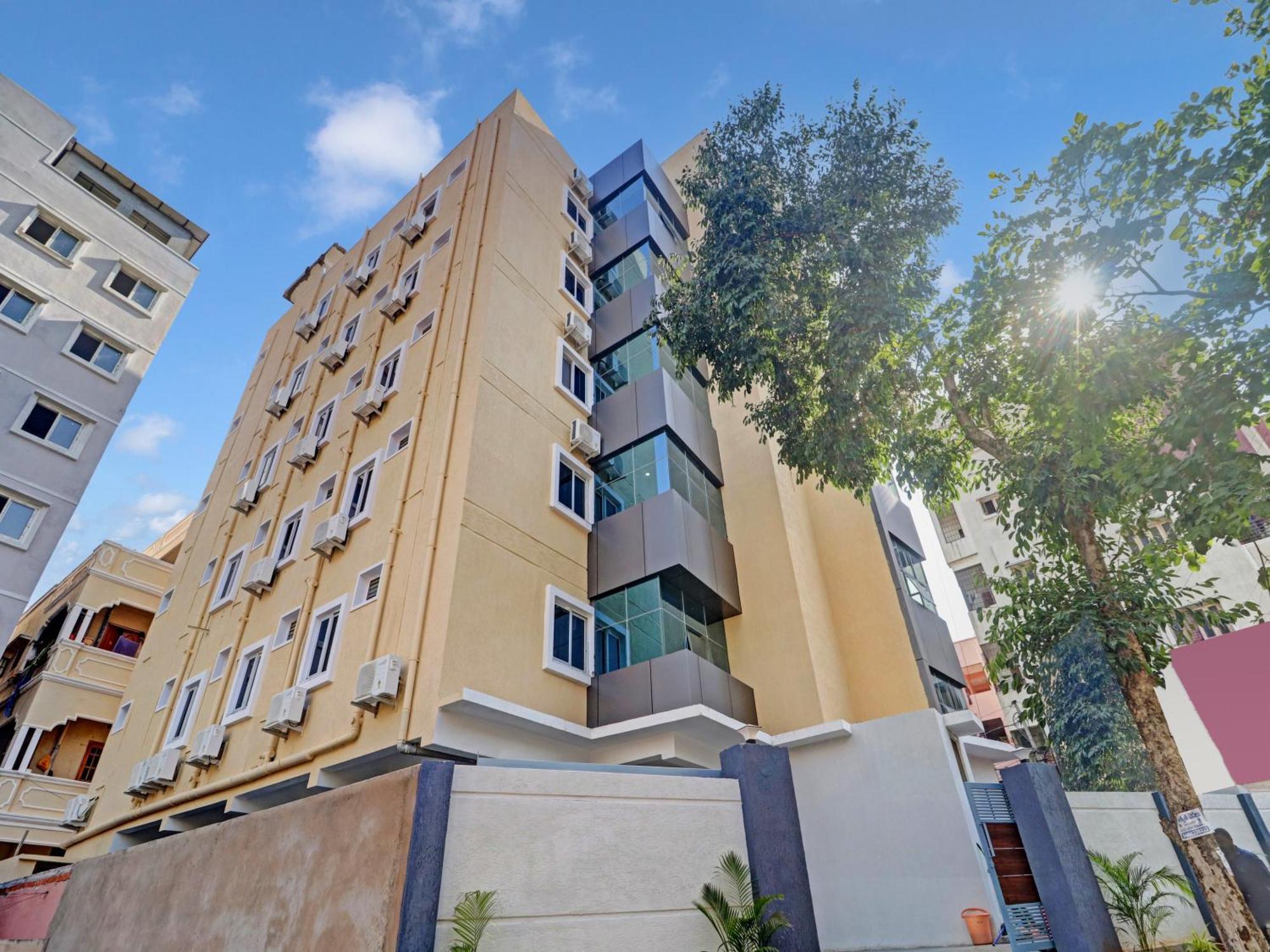 Super Hotel O Square Unique Suites Hotel 4*
