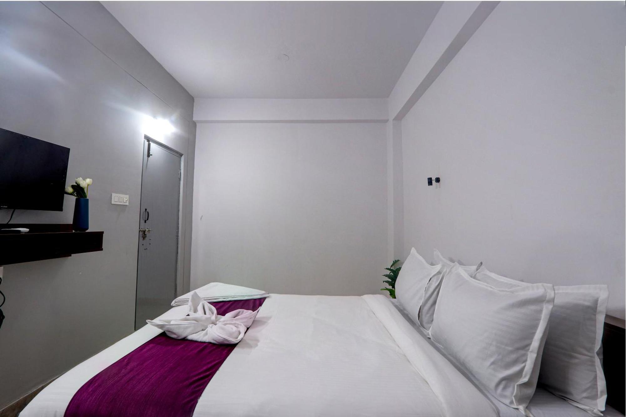 Veeksha Kiara Hospitalities - Rooms, & Near Kukatpally Rd Hyderabad