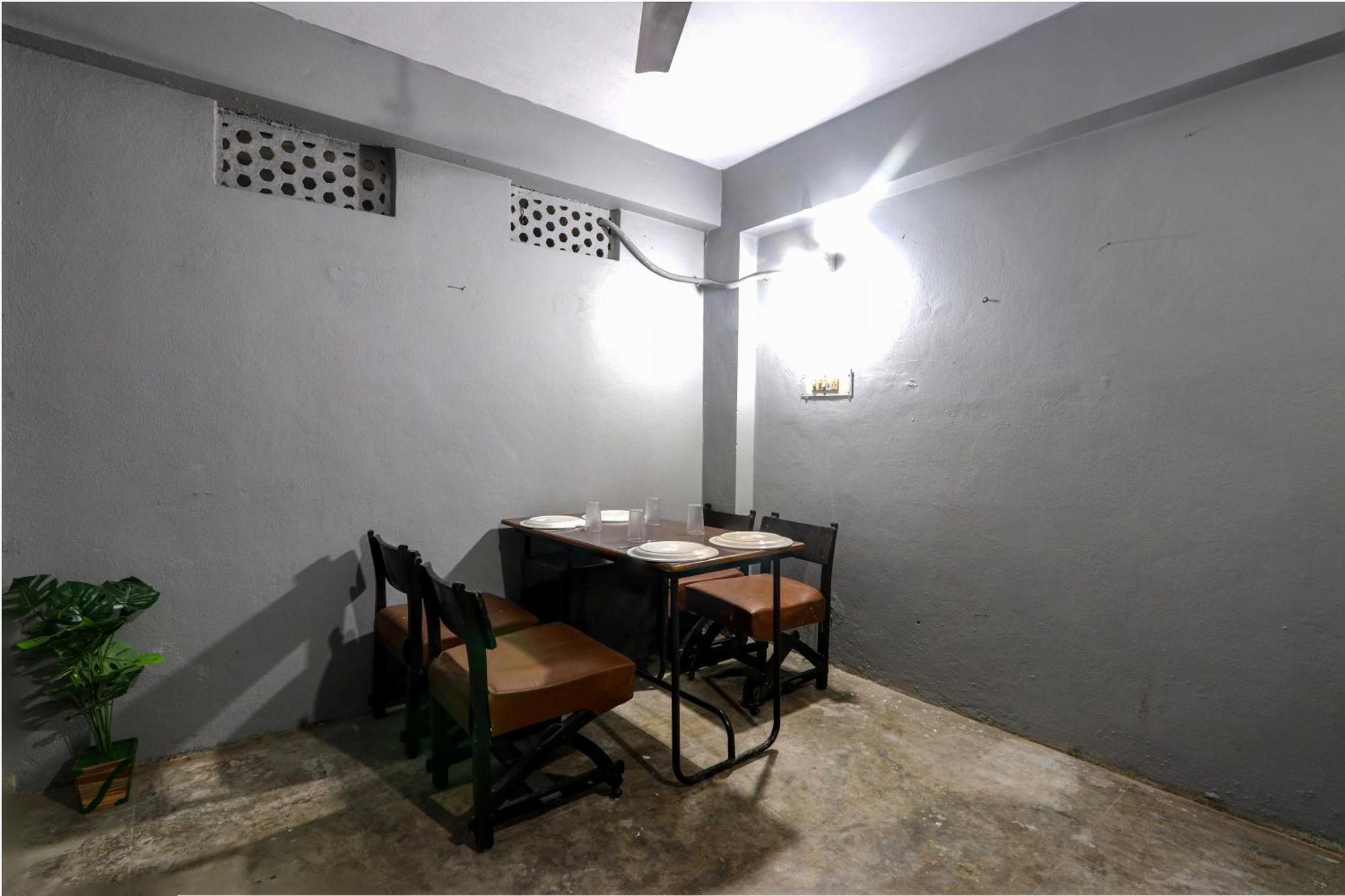 Veeksha Kiara Hospitalities - Rooms, & Near Kukatpally Rd Apartment *