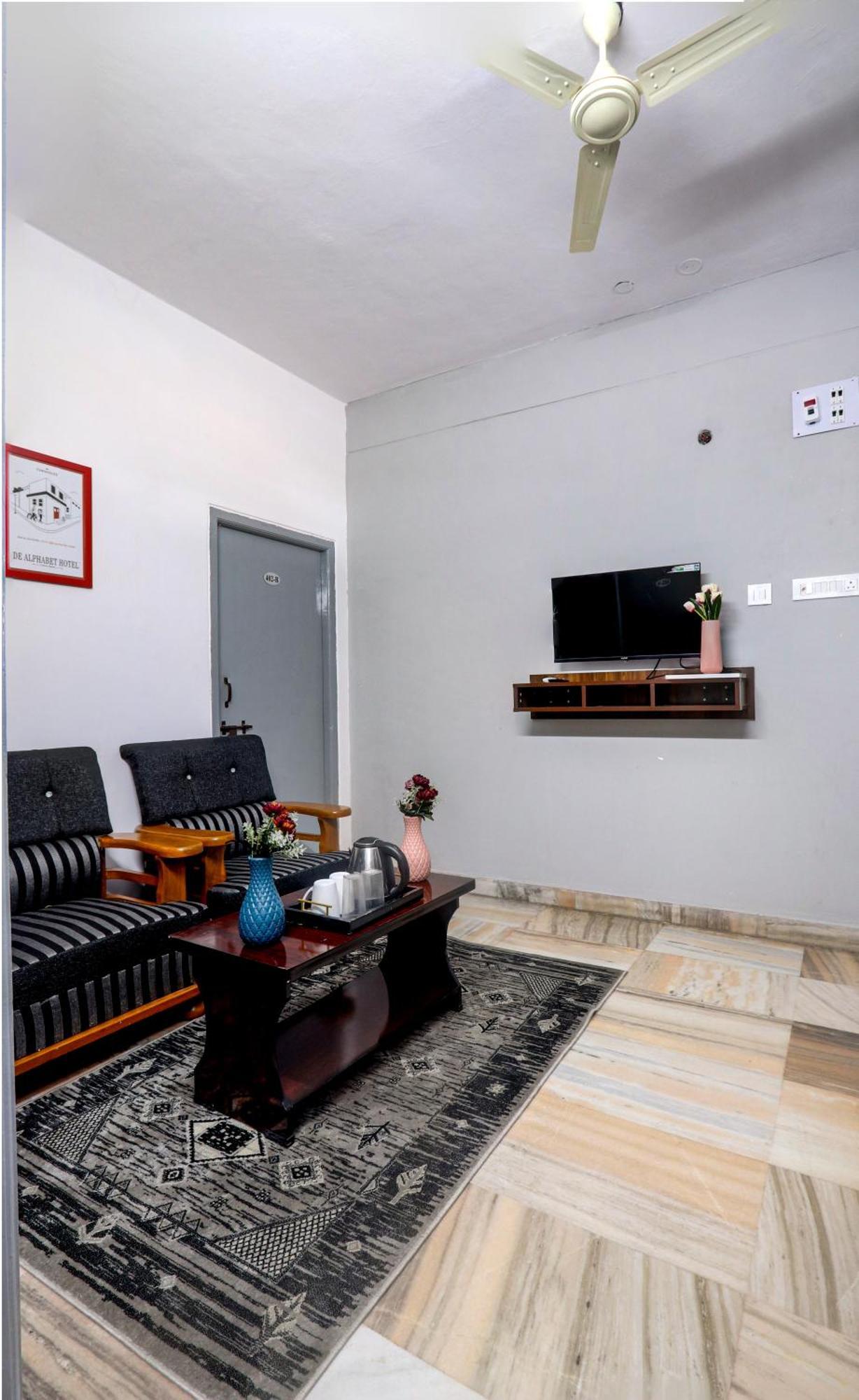 Veeksha Kiara Hospitalities - Rooms, & Near Kukatpally Rd * Hyderabad