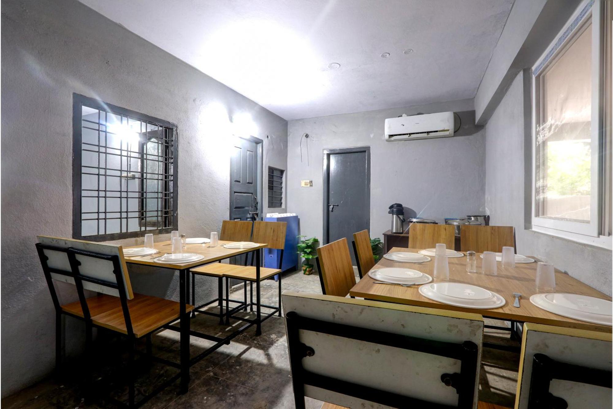 Apartment Veeksha Kiara Hospitalities - Rooms, & Near Kukatpally Rd *