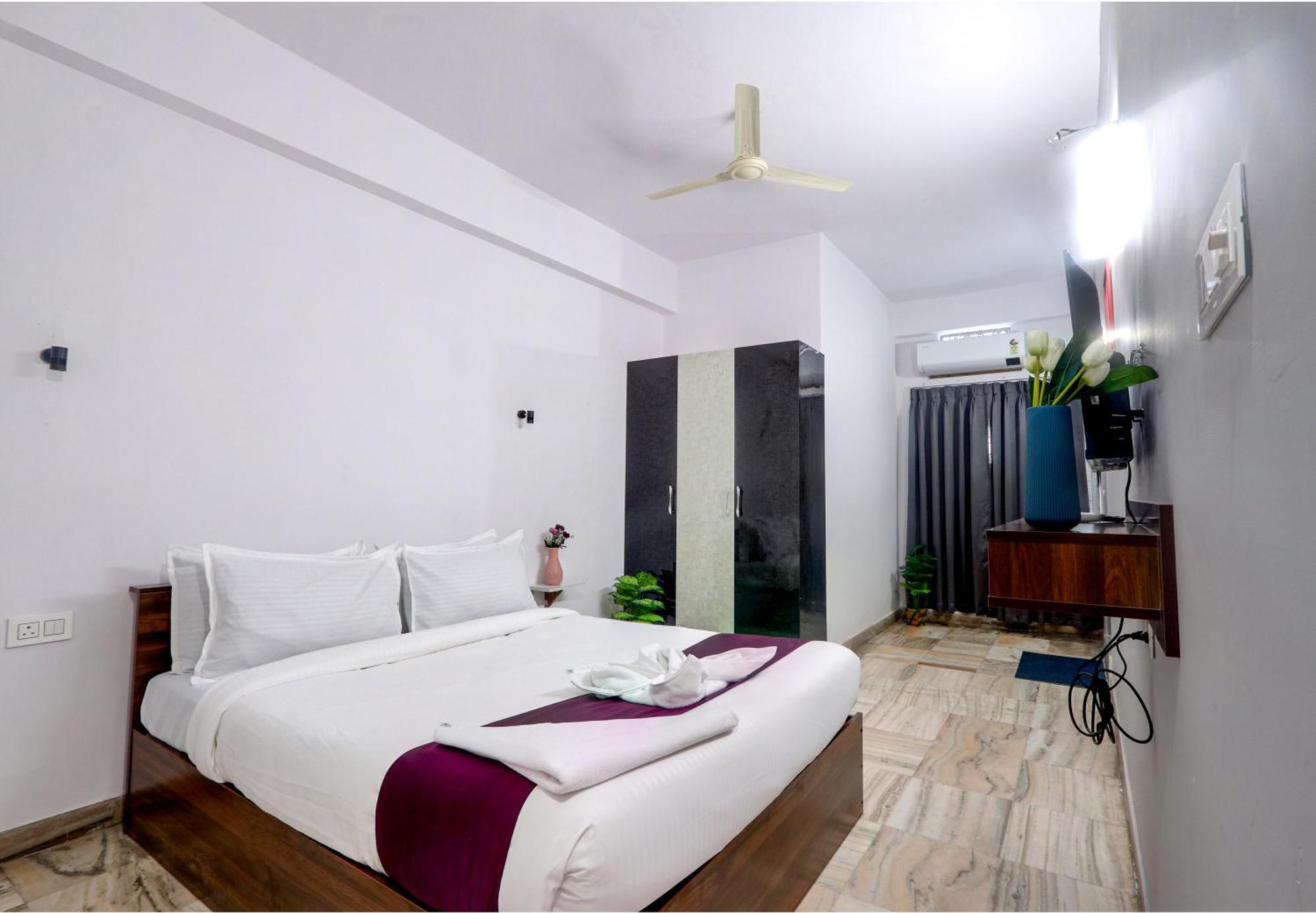 Veeksha Kiara Hospitalities - Rooms, & Near Kukatpally Rd Hyderabad