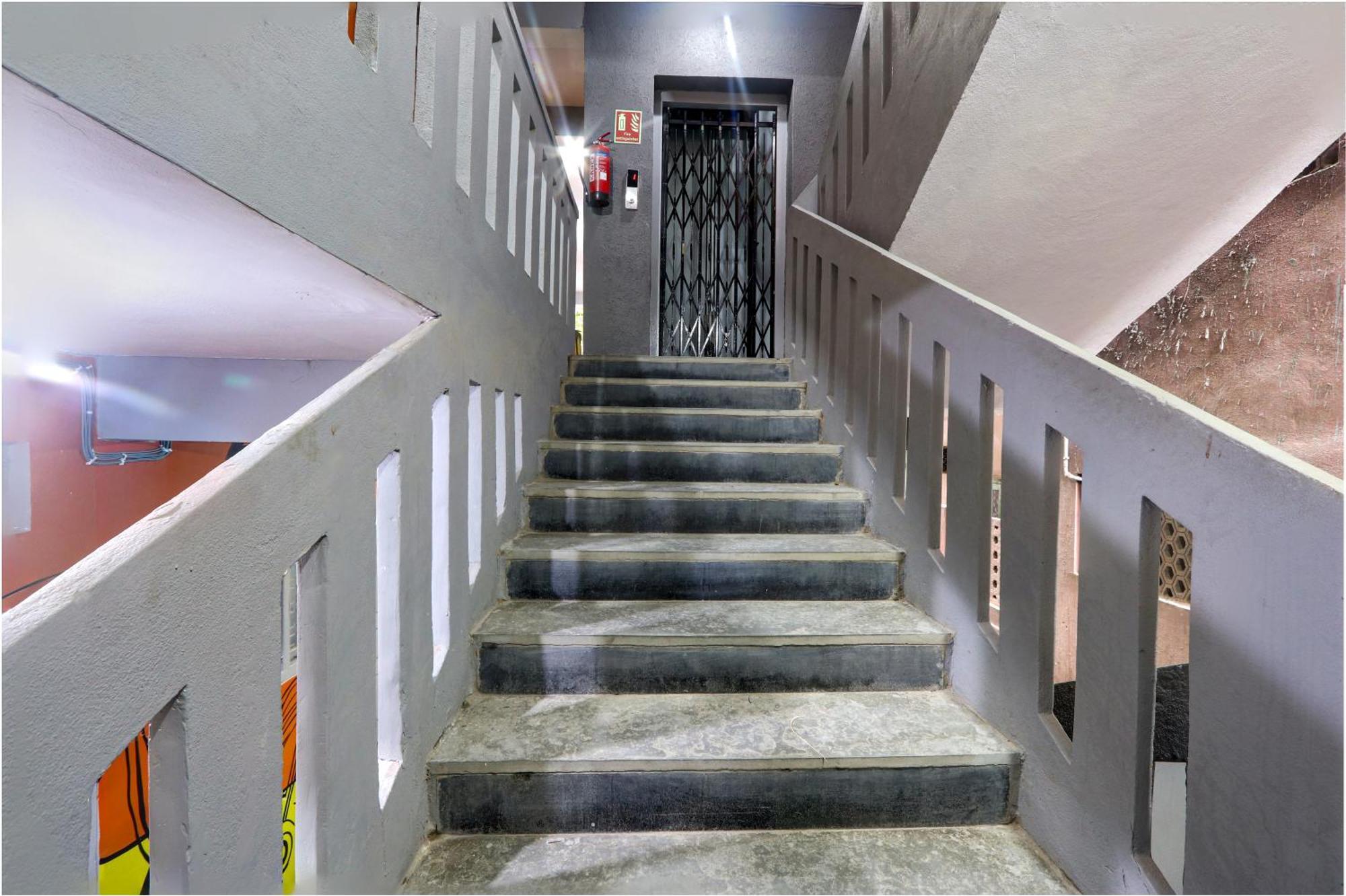 Apartment Veeksha Kiara Hospitalities - Rooms, & Near Kukatpally Rd *
