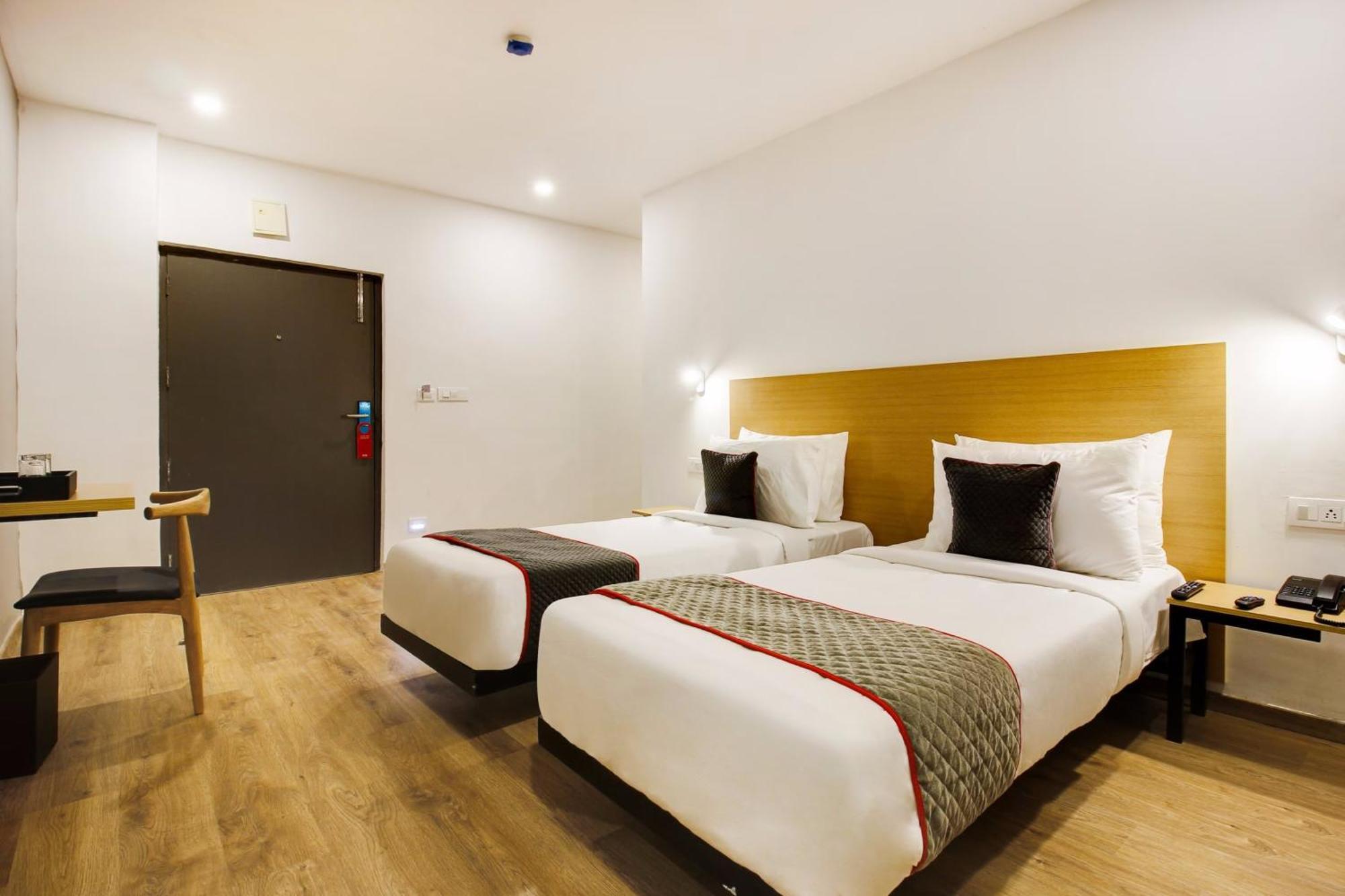 Hotel Super Townhouse Moosapet Rcc Prime