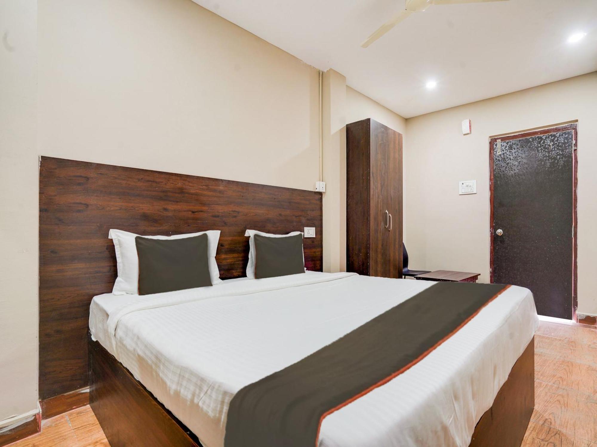 Super Collection O Pnr Comfort Khairatabad