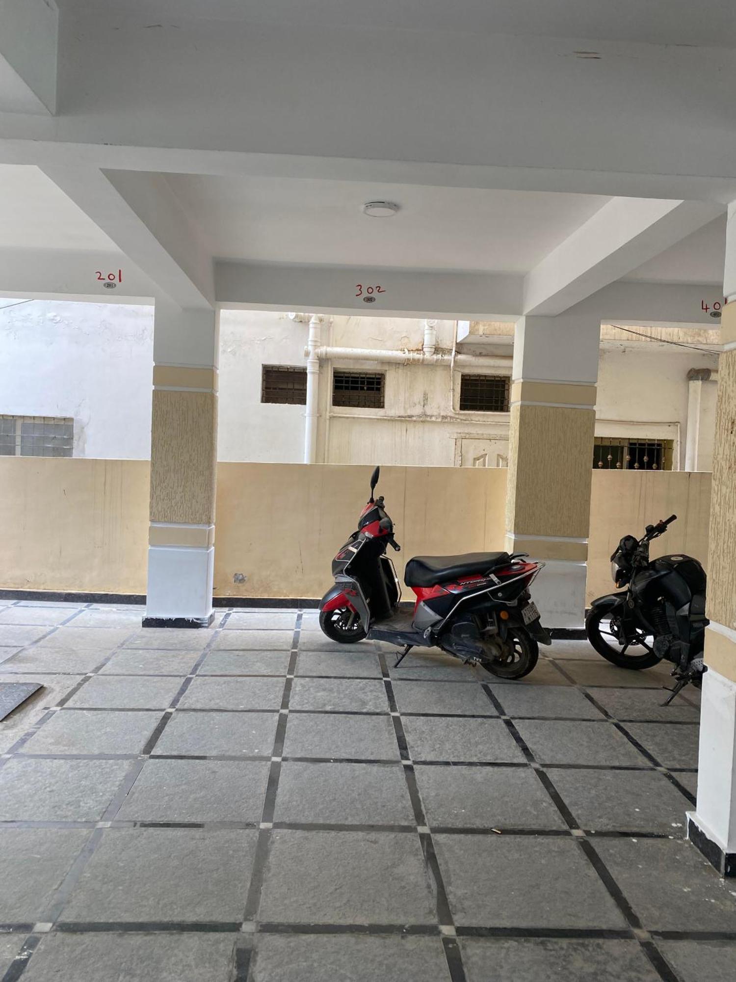 Srt Homely With Amenities Apartamento Hyderabad