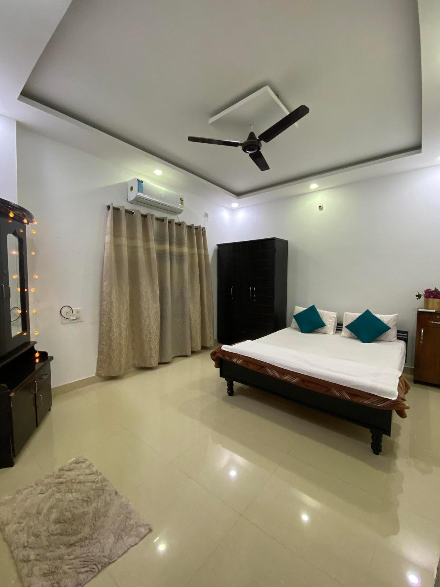 Srt Homely With Amenities Apartamento Hyderabad