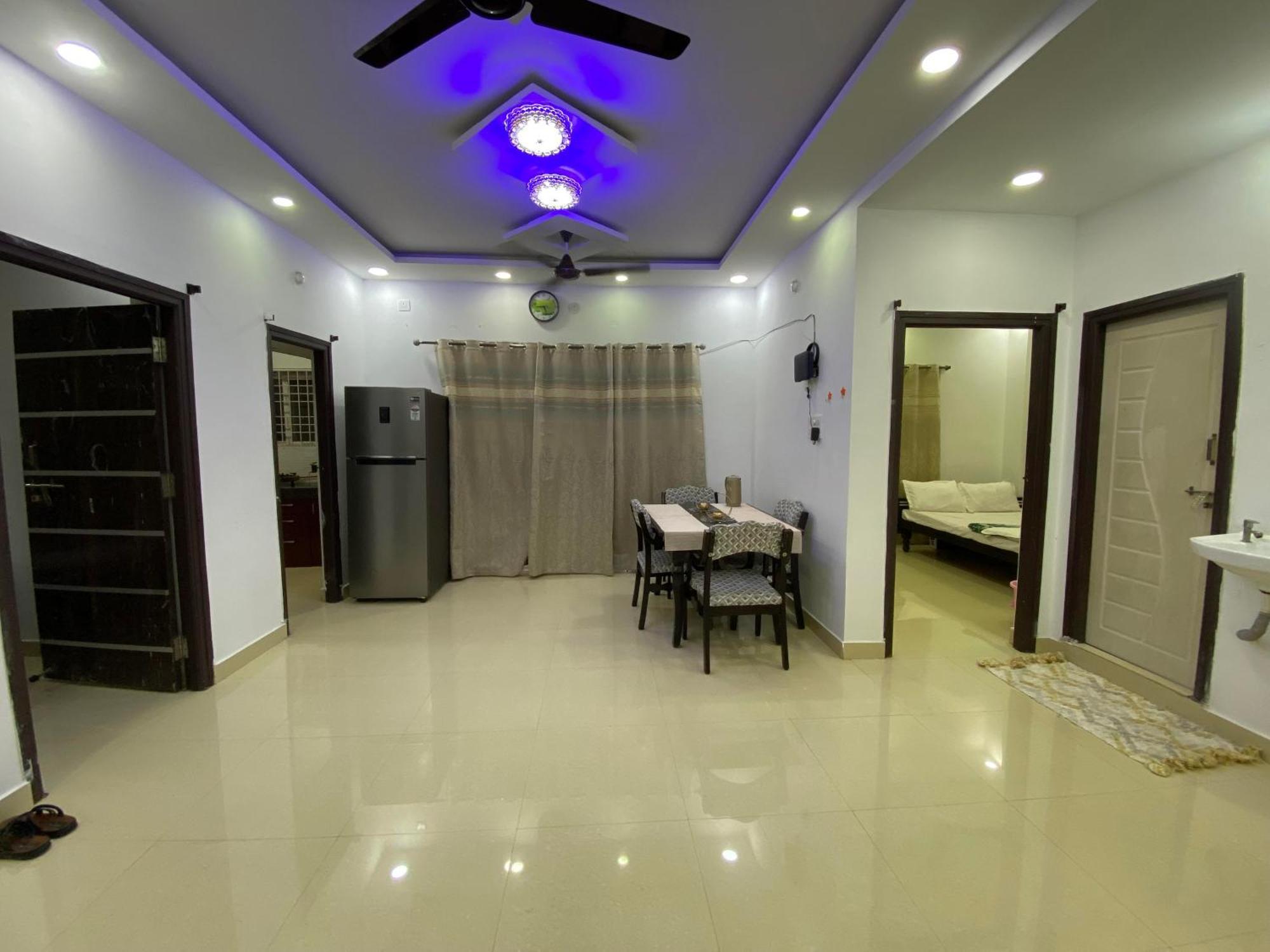 Srt Homely With Amenities Apartamento Hyderabad