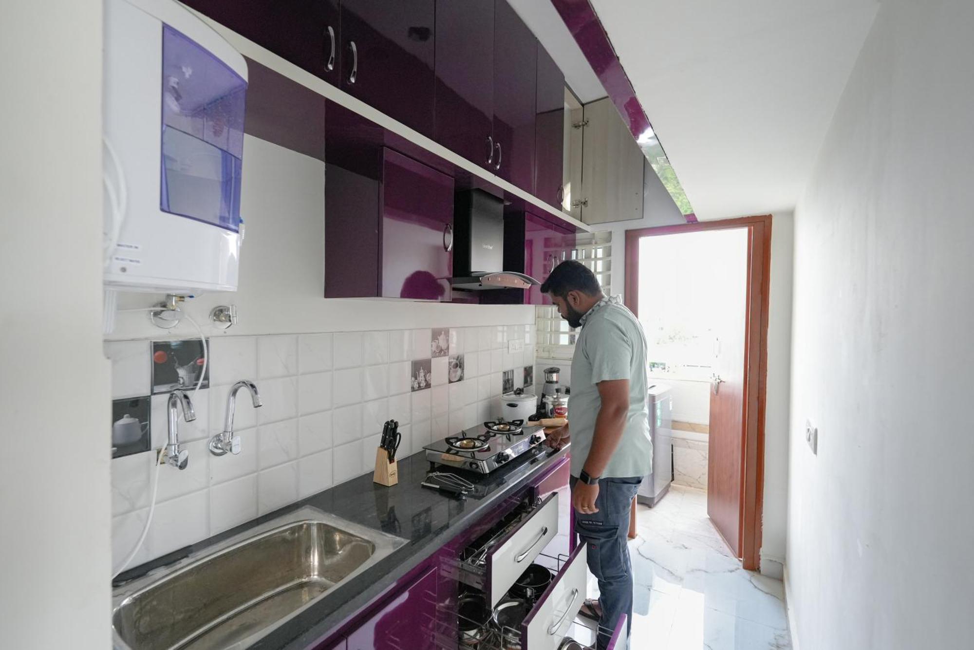 Apartment Ira Bigson Service - Kondapur