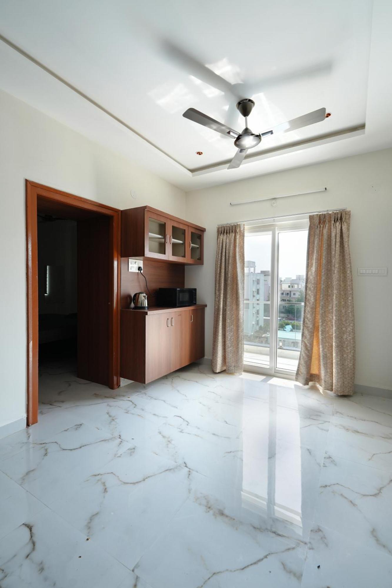 Apartment Ira Bigson Service - Kondapur